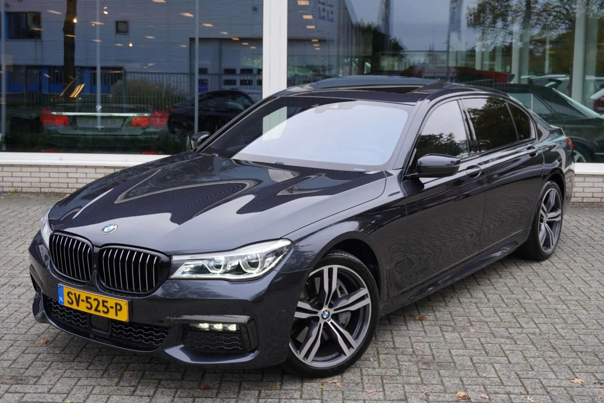 BMW 750 2018