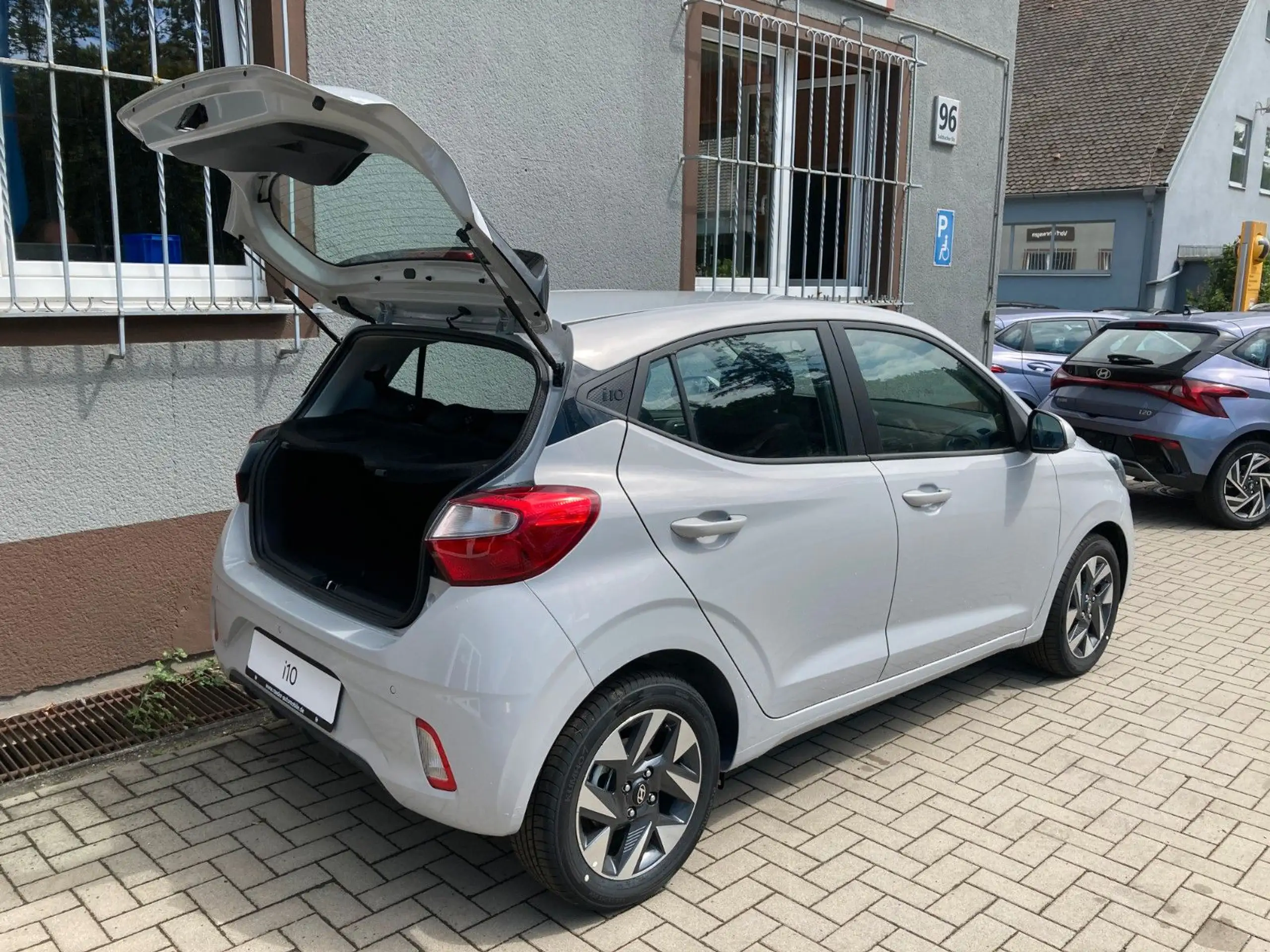 Hyundai - i10