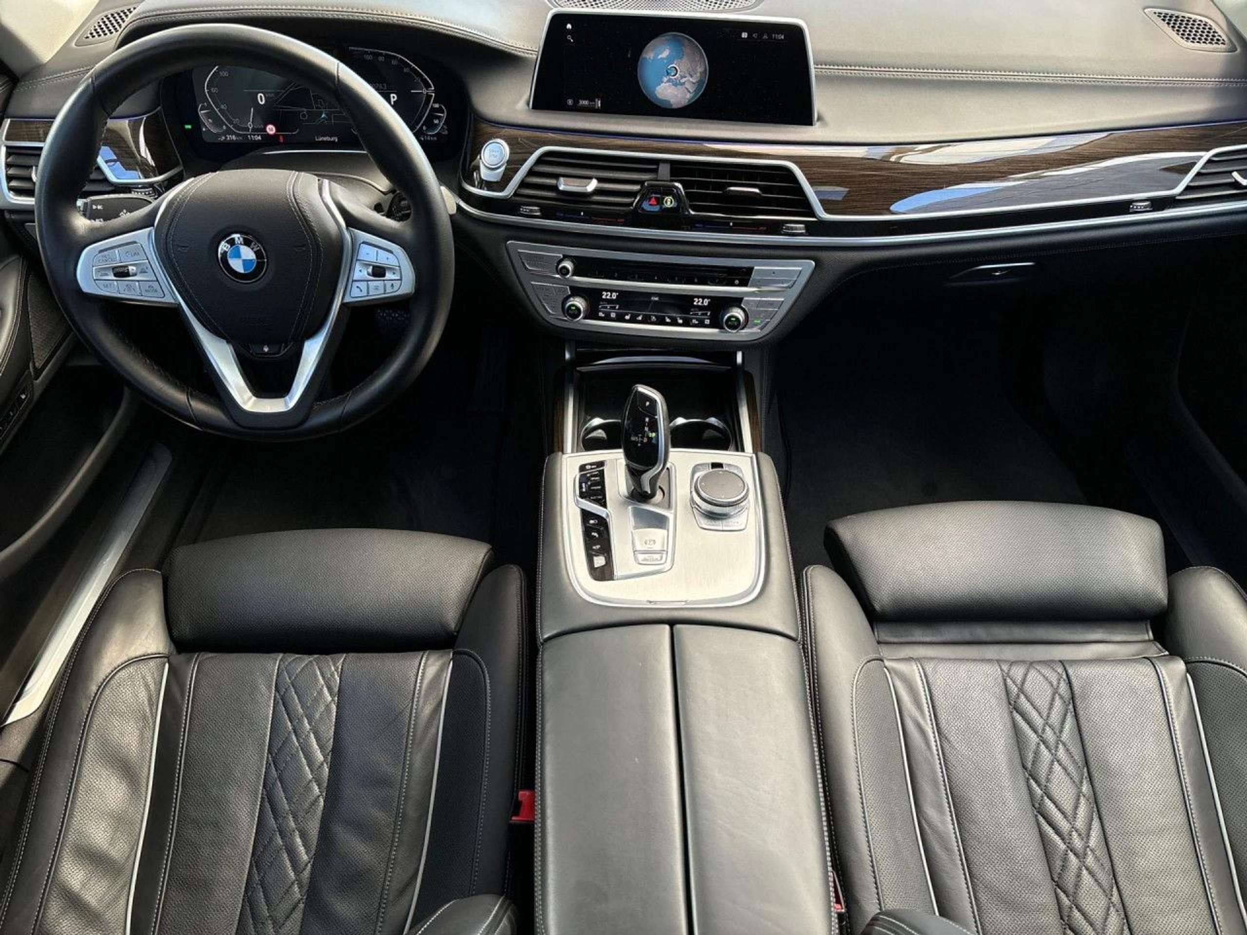 BMW - 745