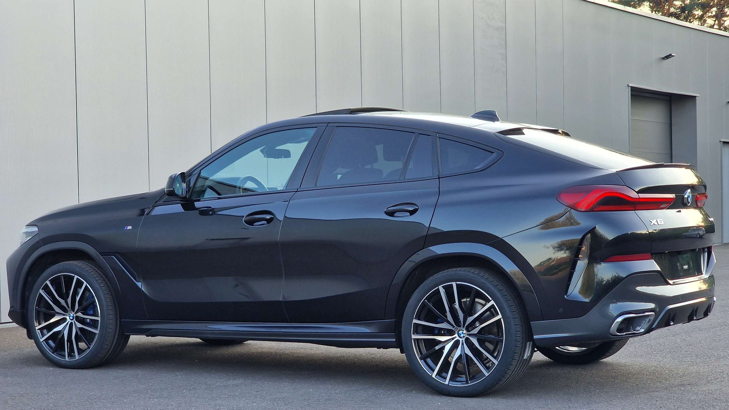 BMW - X6