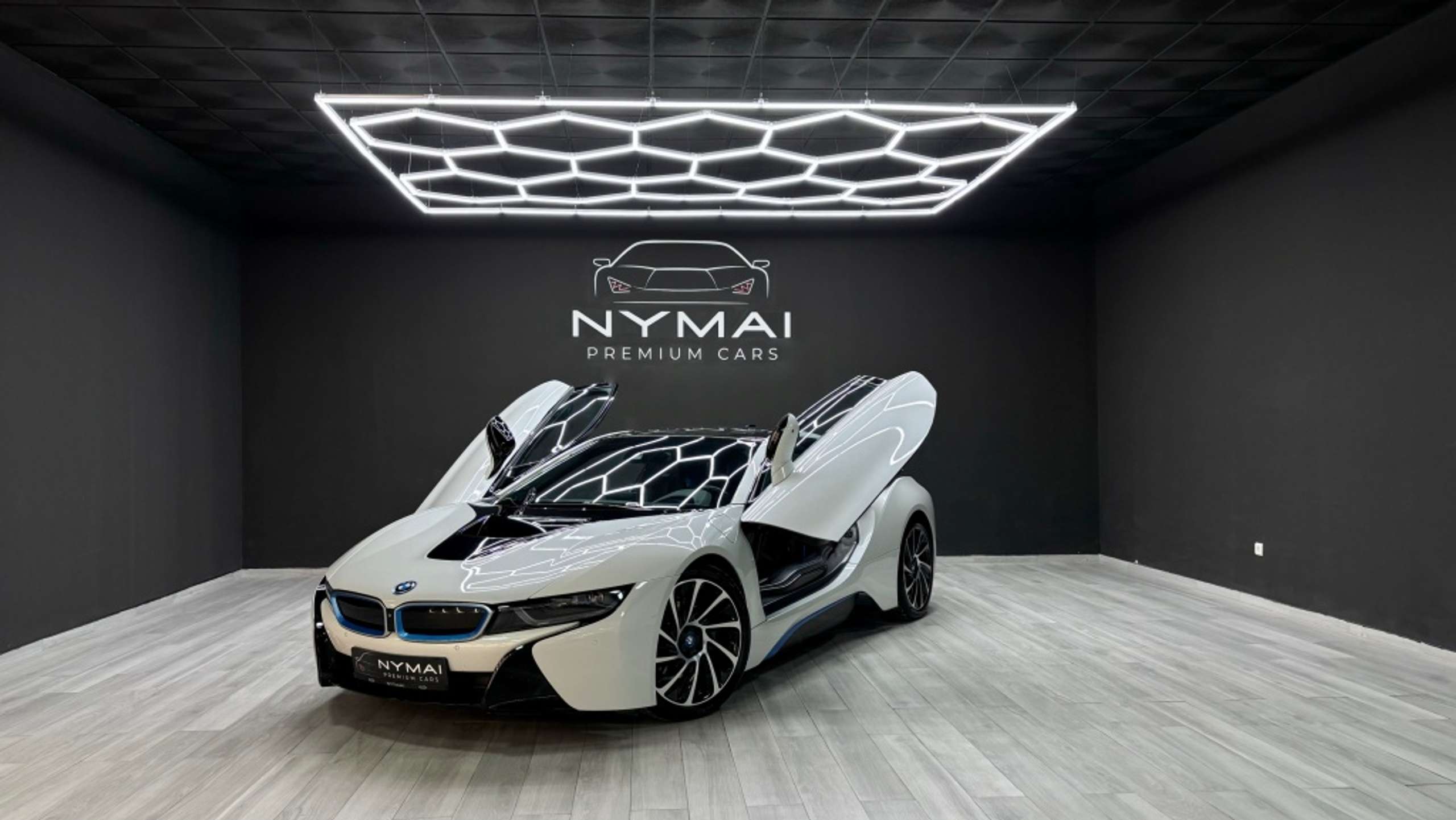 BMW - i8