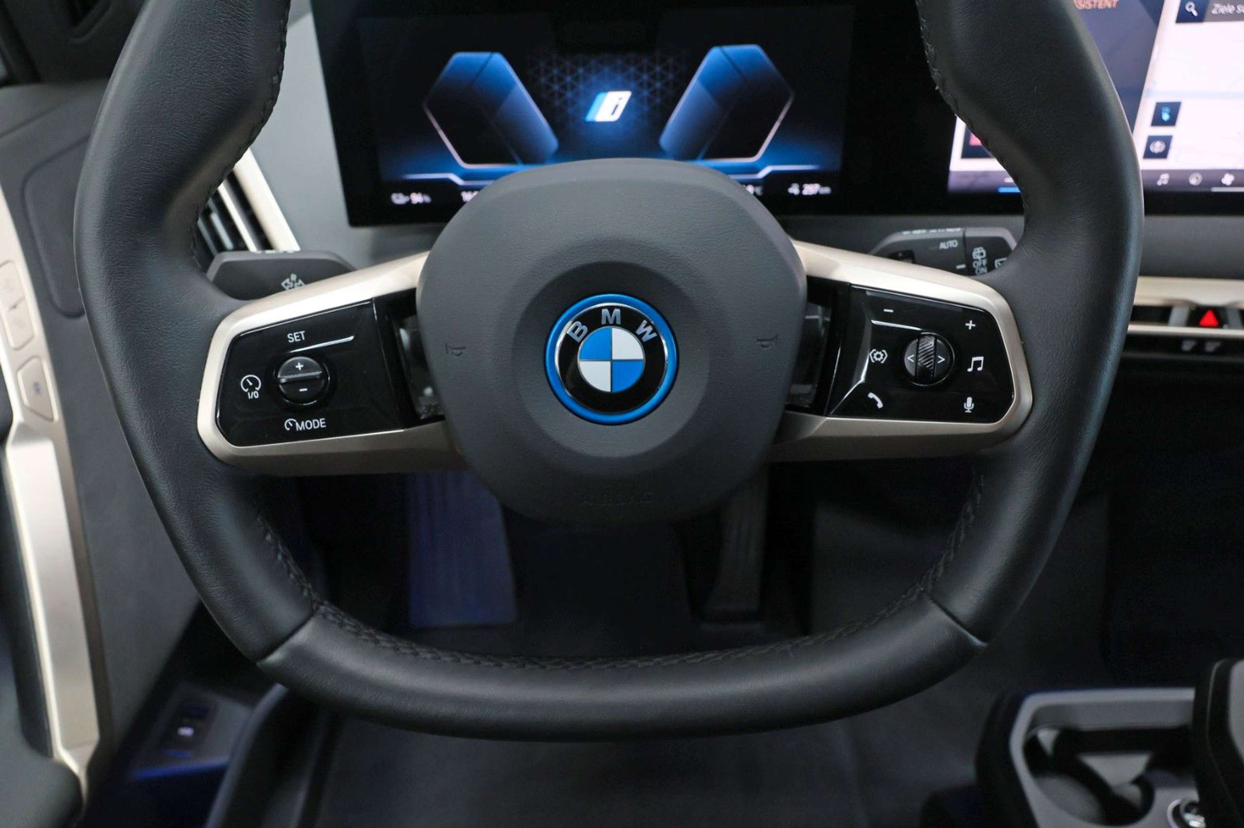 BMW - iX