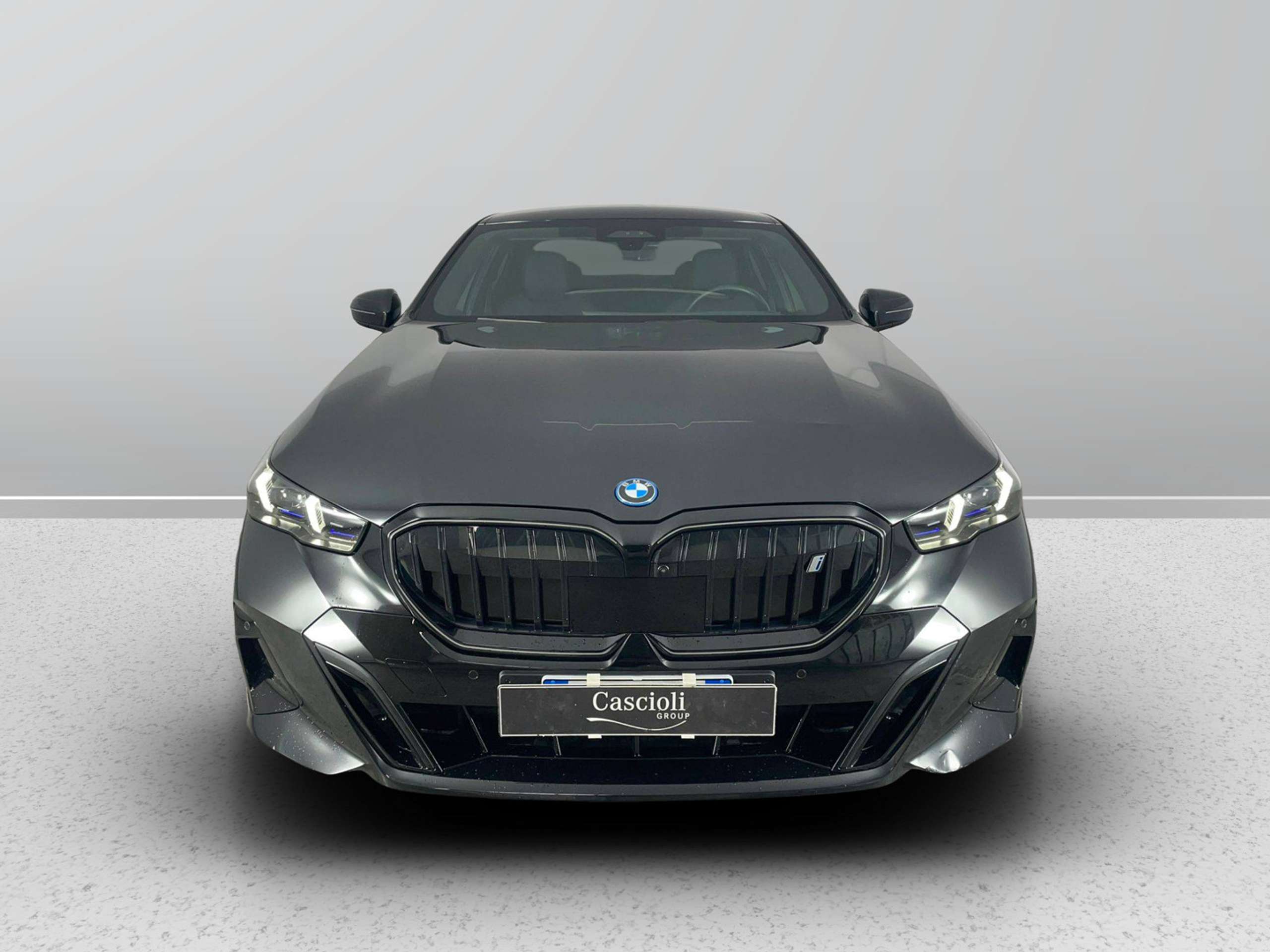 BMW - i5