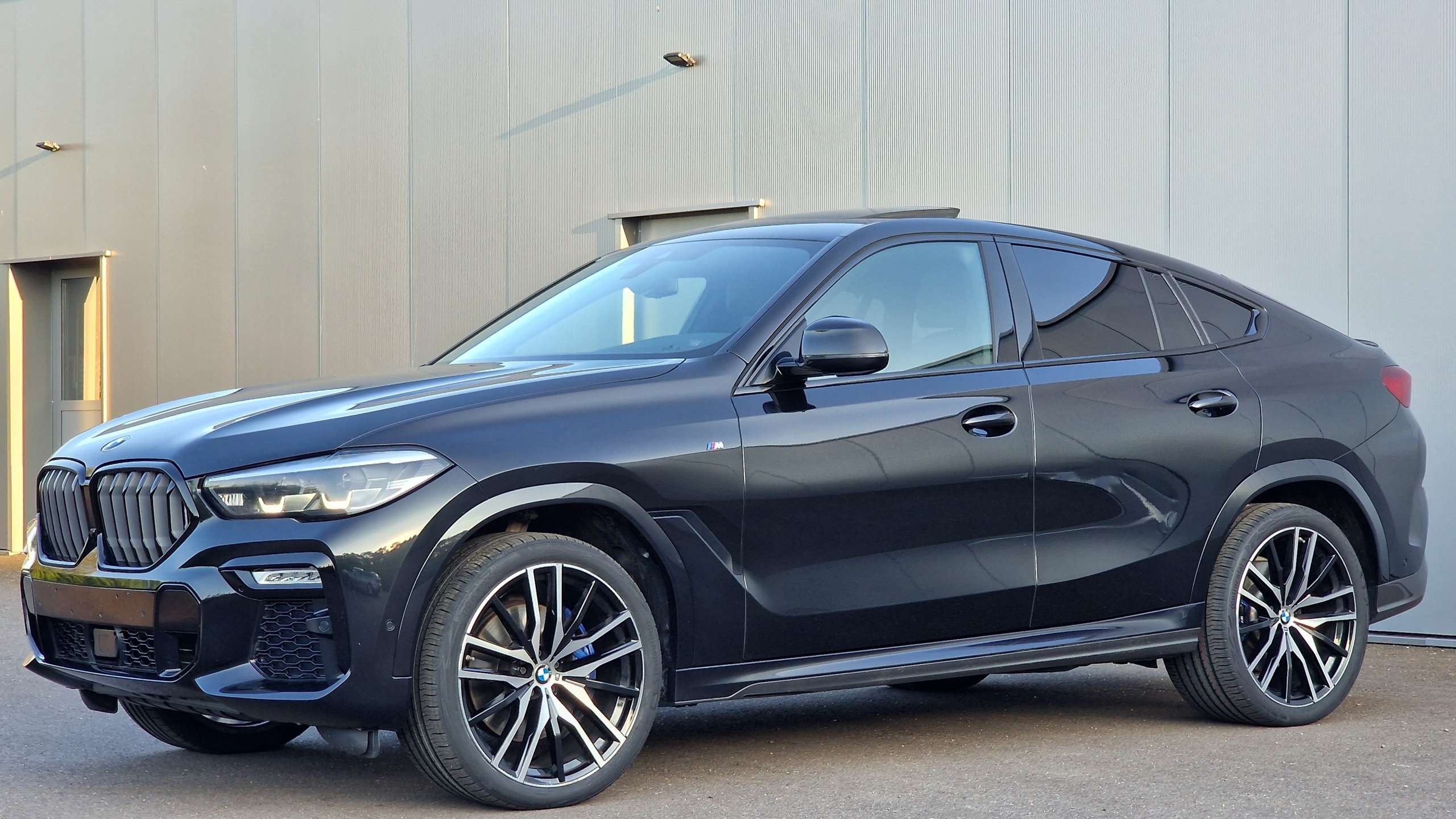 BMW - X6