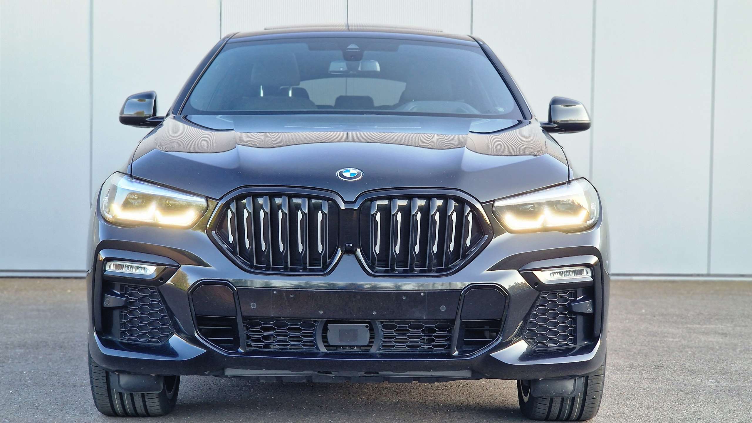 BMW - X6