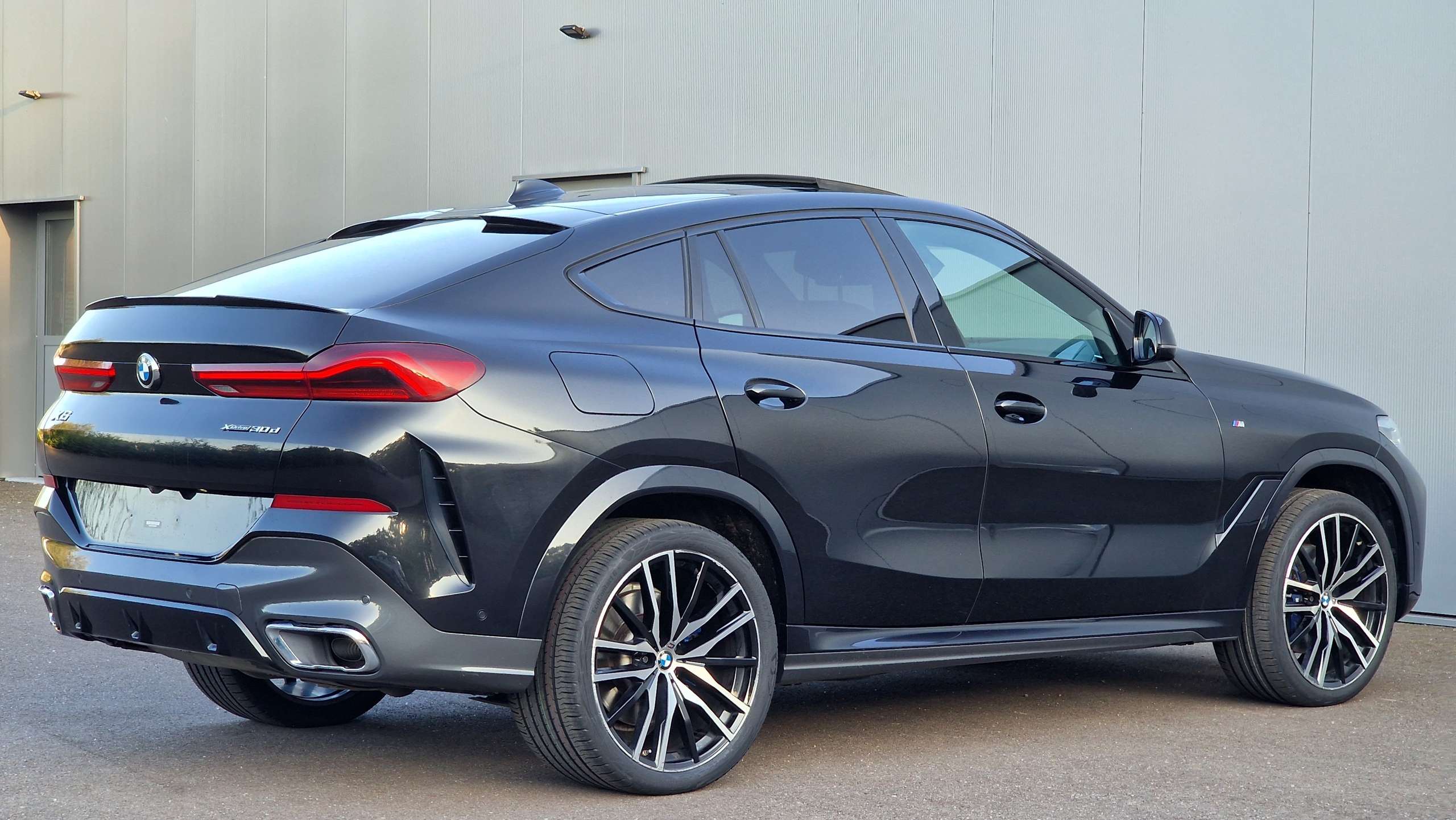 BMW - X6