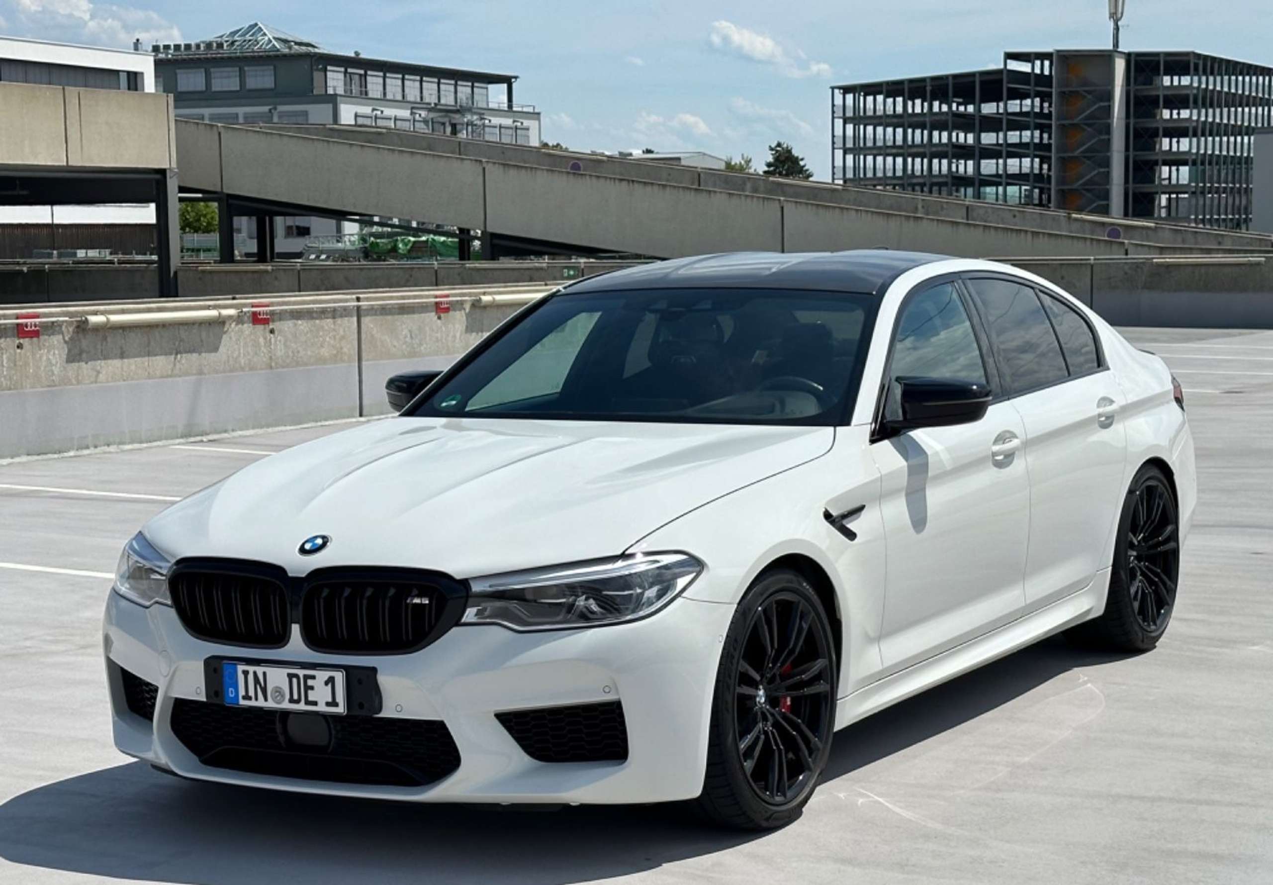 BMW - M5