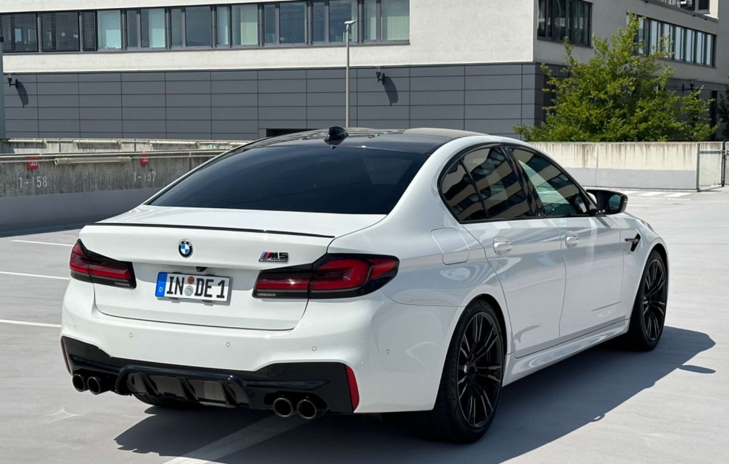 BMW - M5