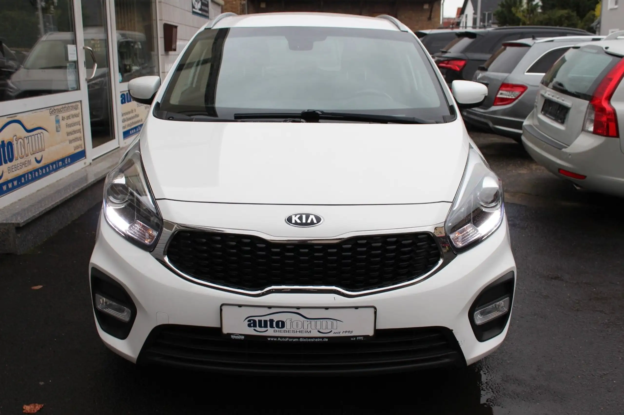 Kia - Carens