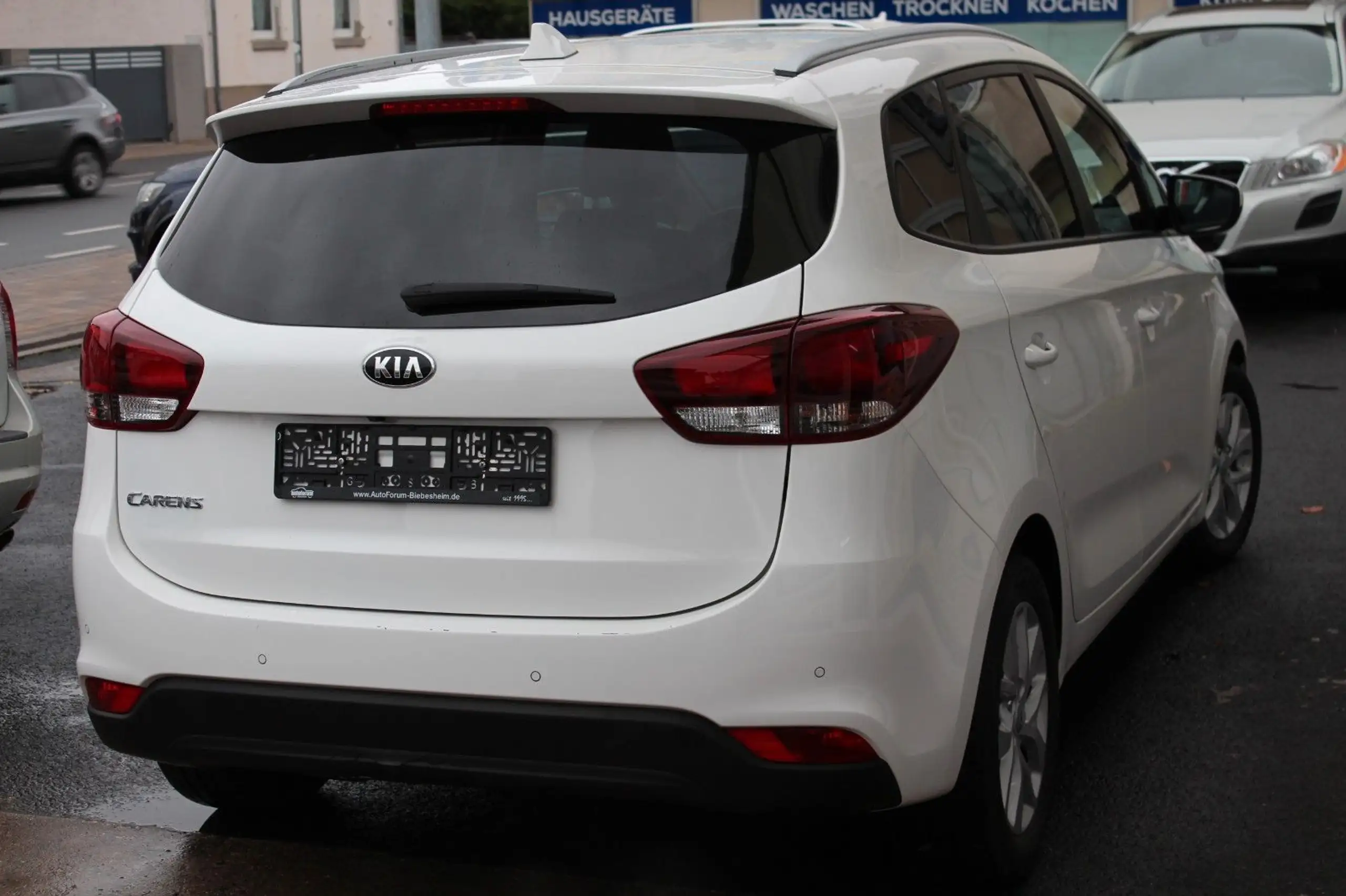 Kia - Carens