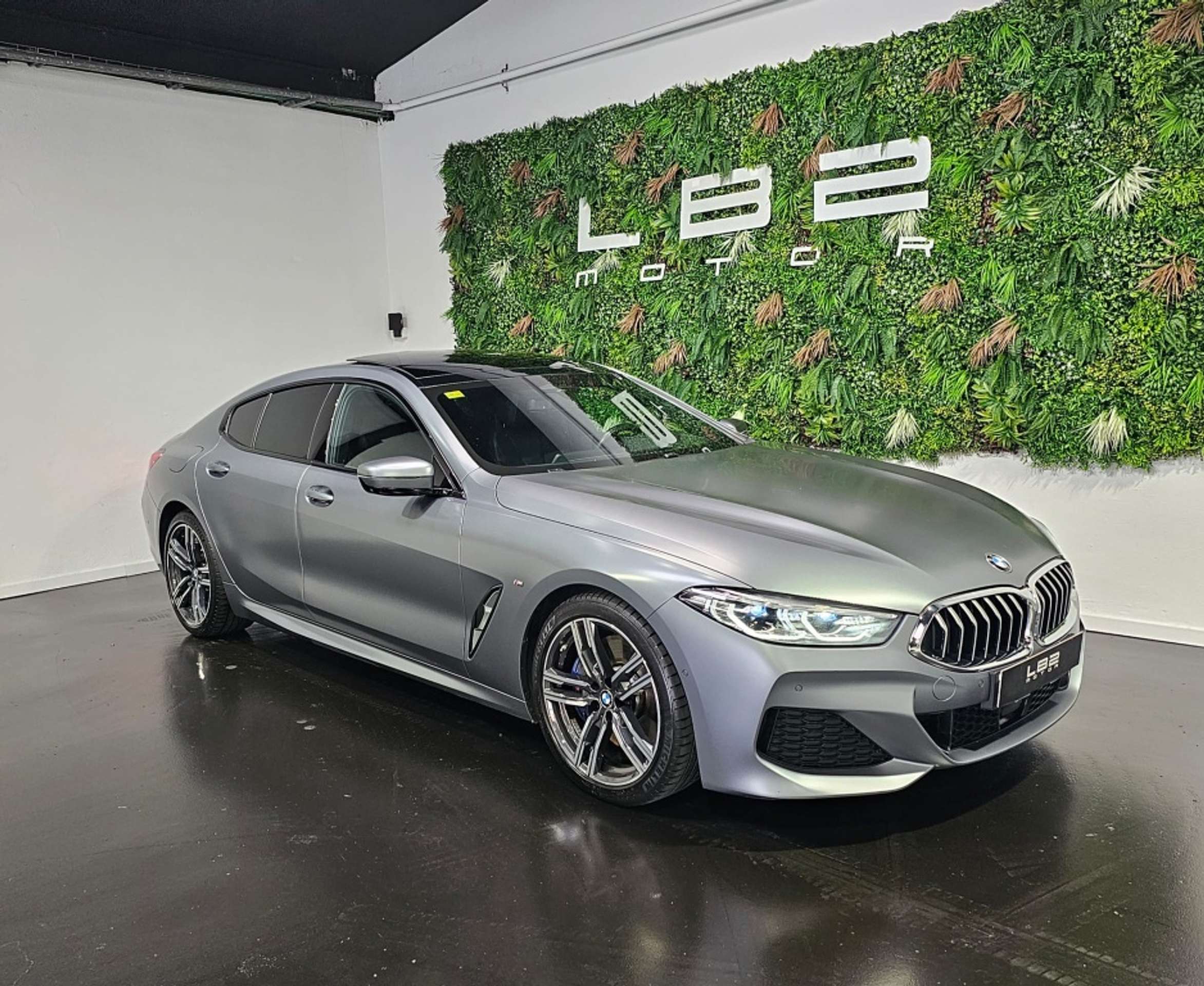 BMW - 840