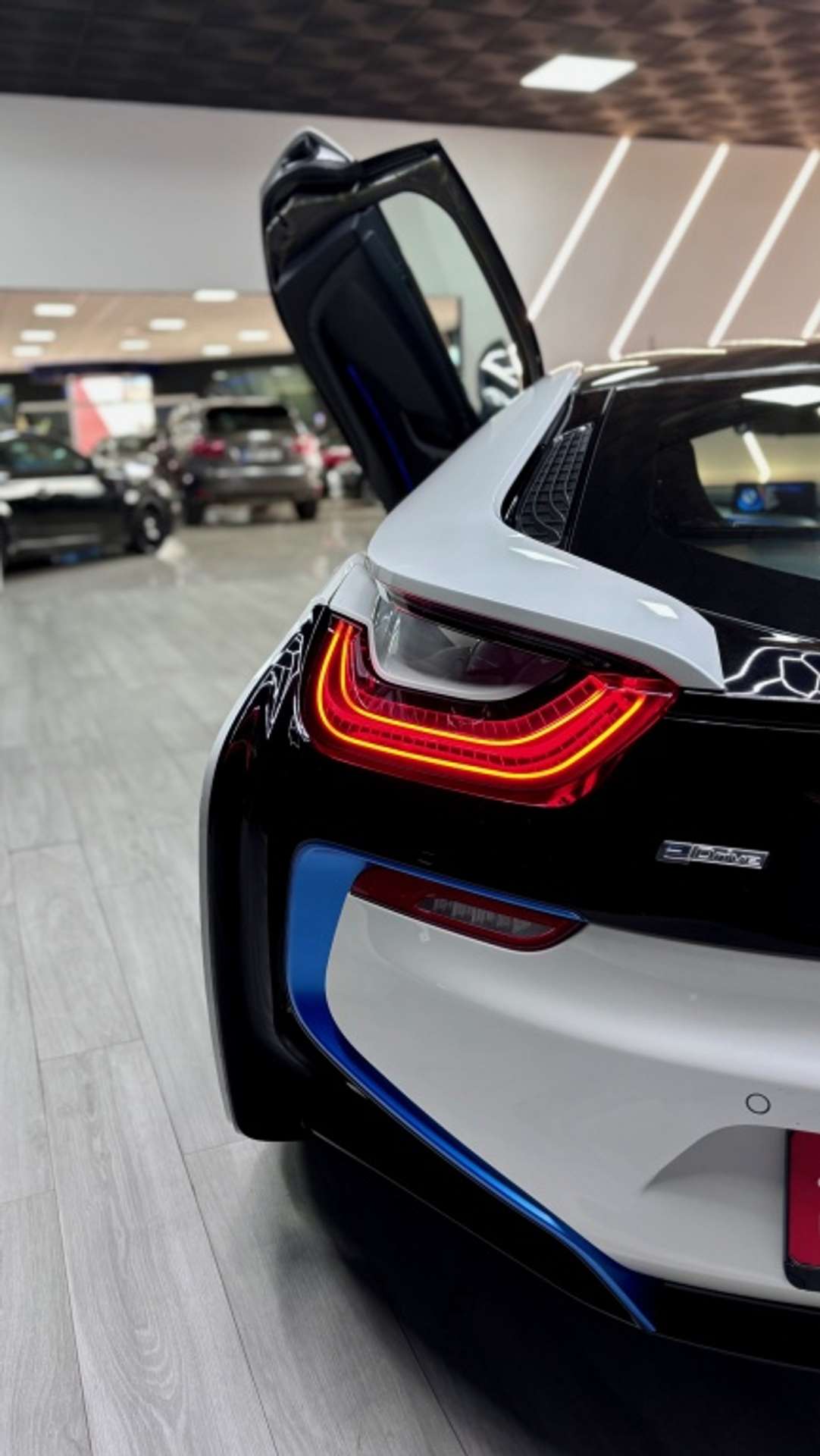 BMW - i8