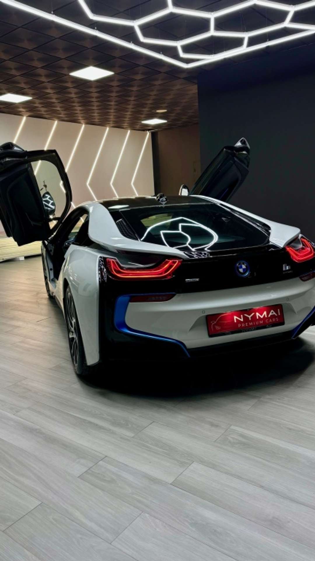 BMW - i8