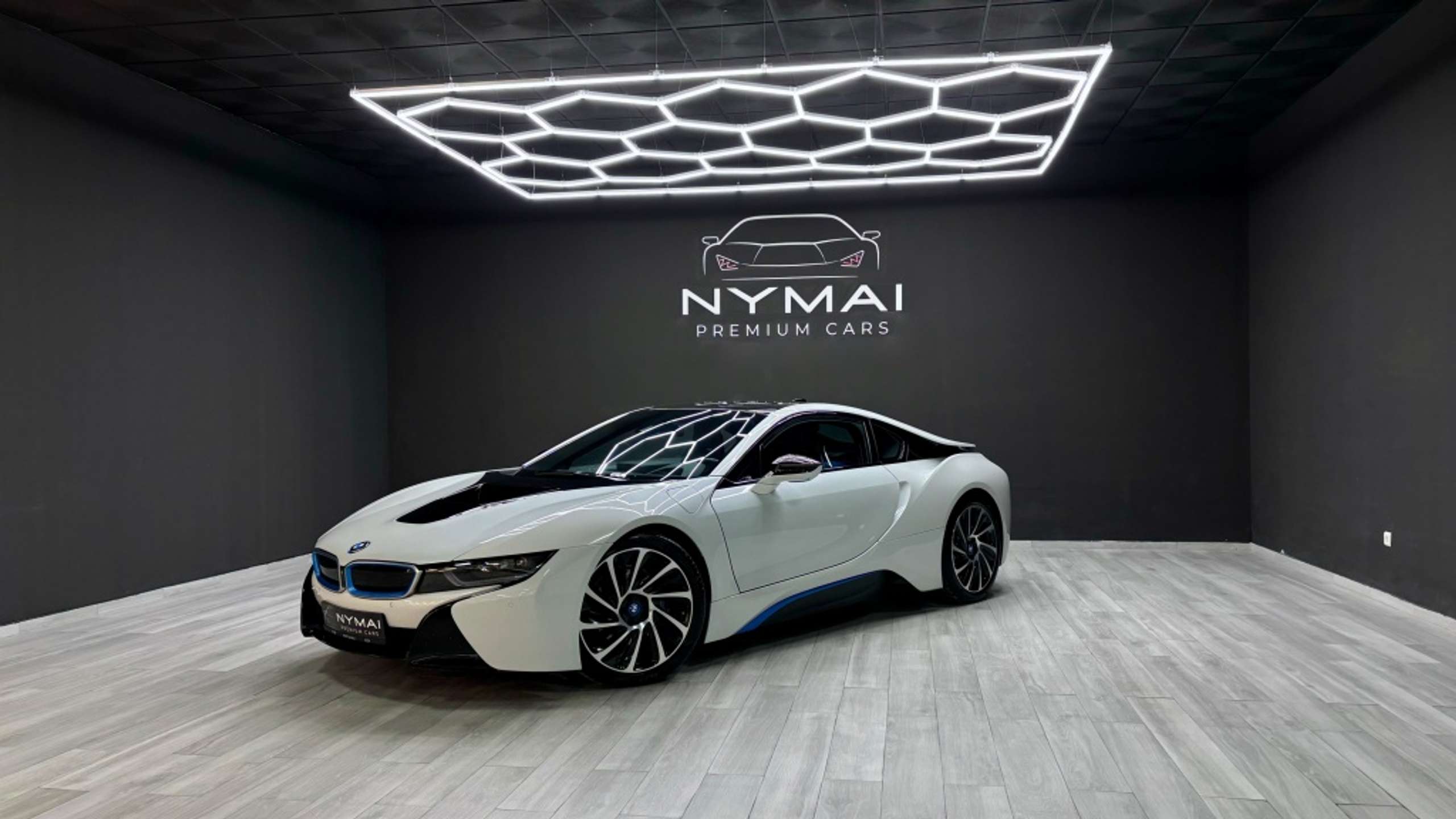 BMW - i8