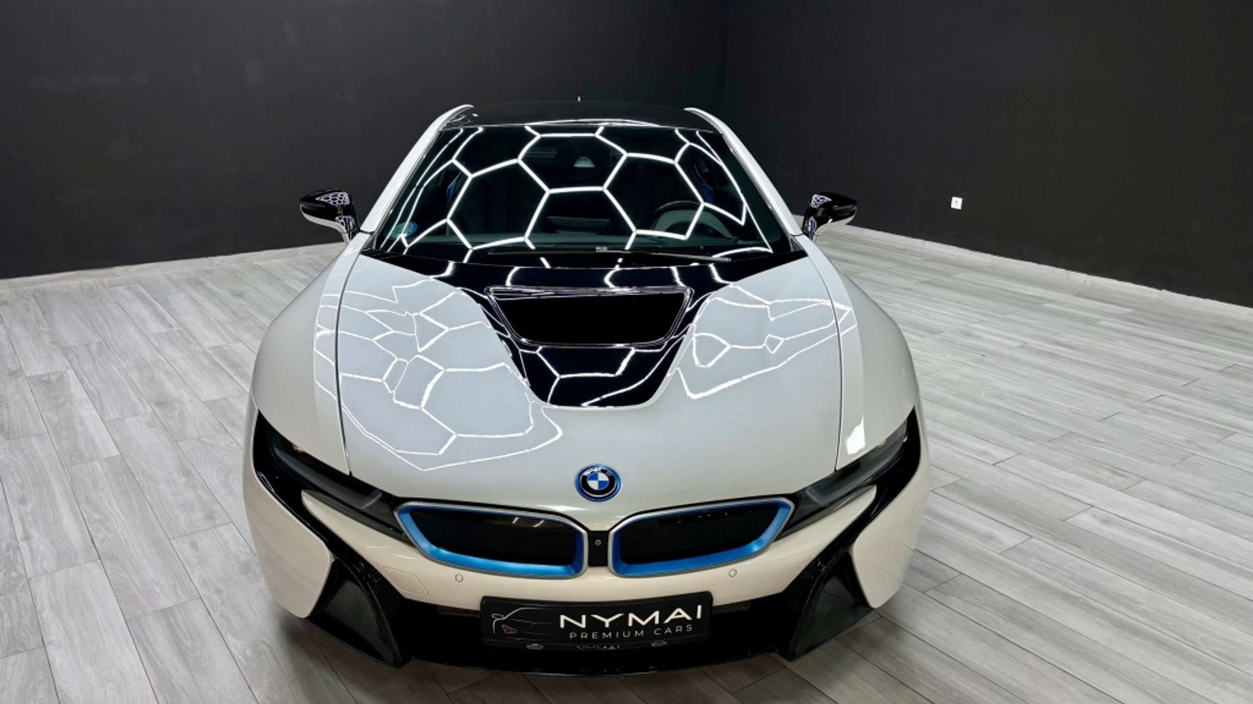 BMW - i8