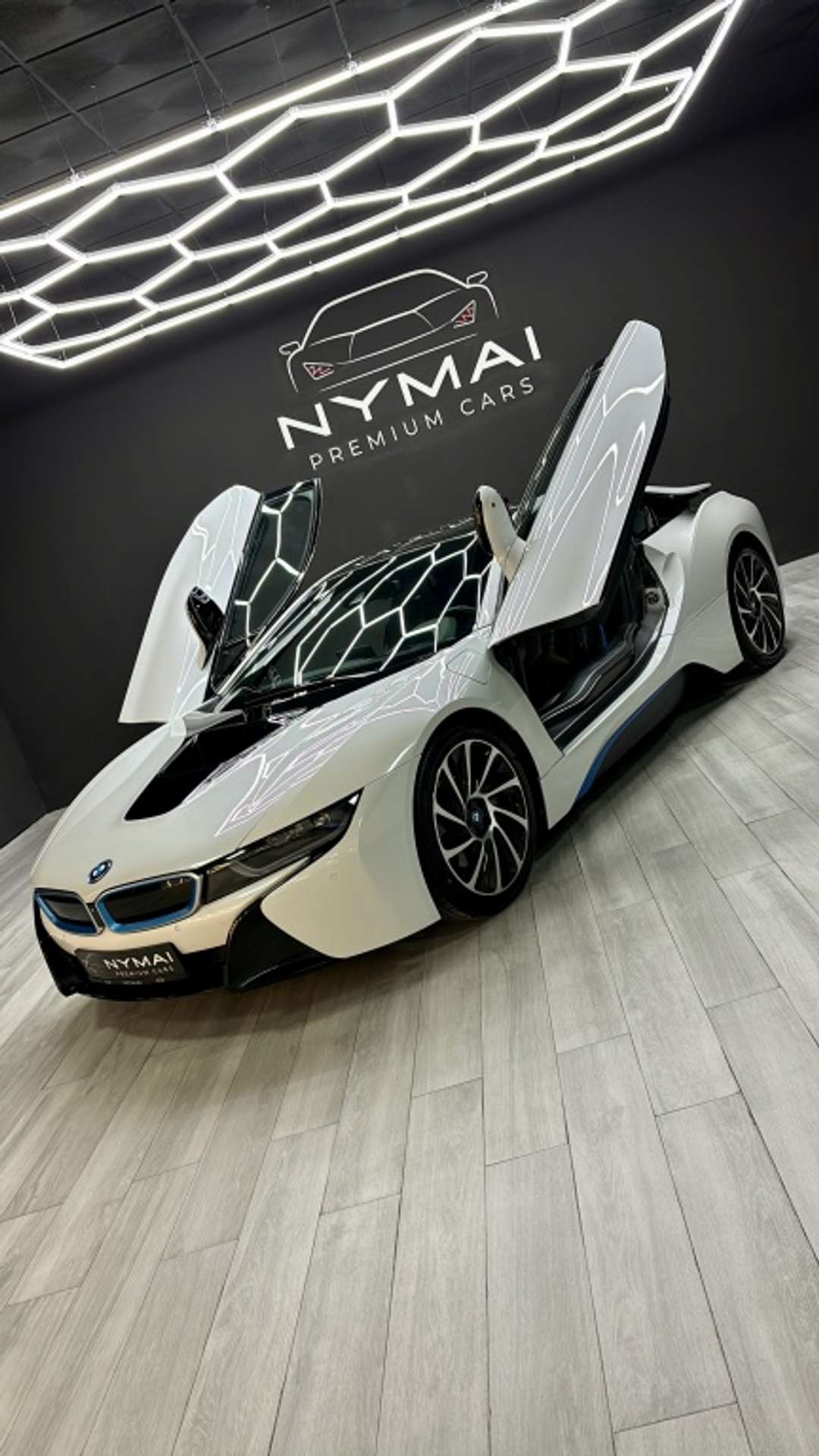 BMW - i8