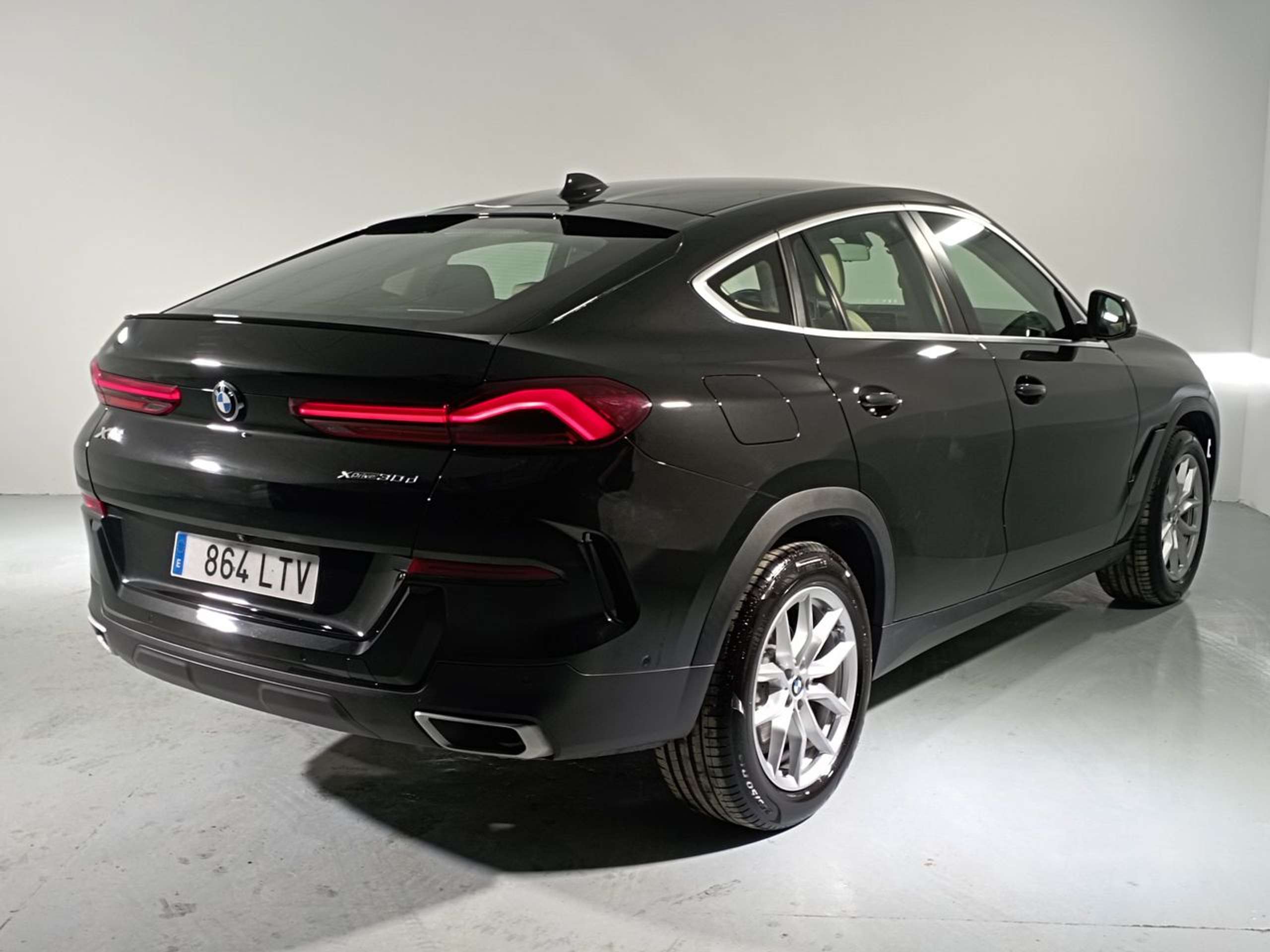 BMW - X6