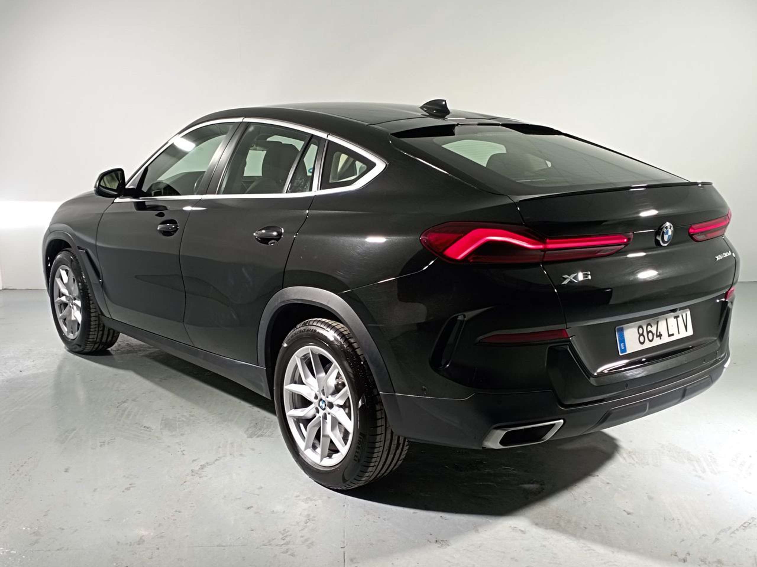 BMW - X6