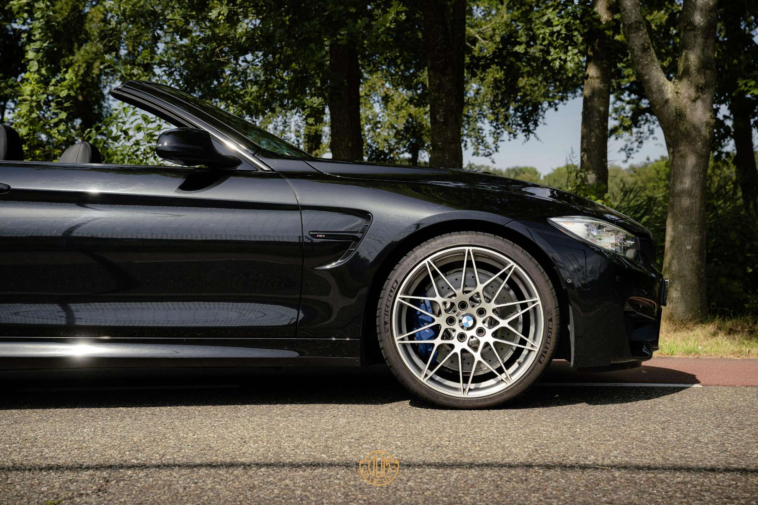 BMW - M4