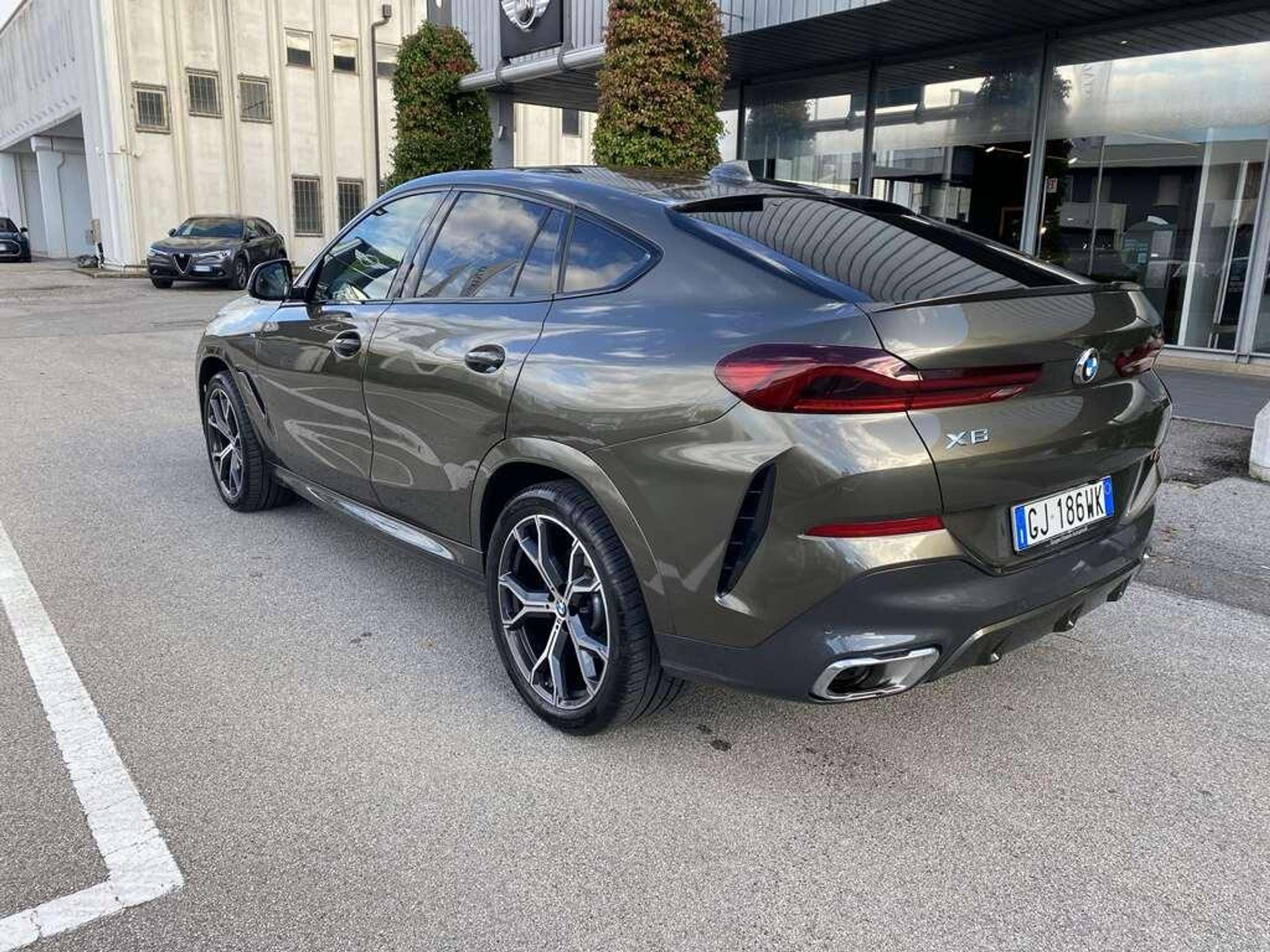 BMW - X6