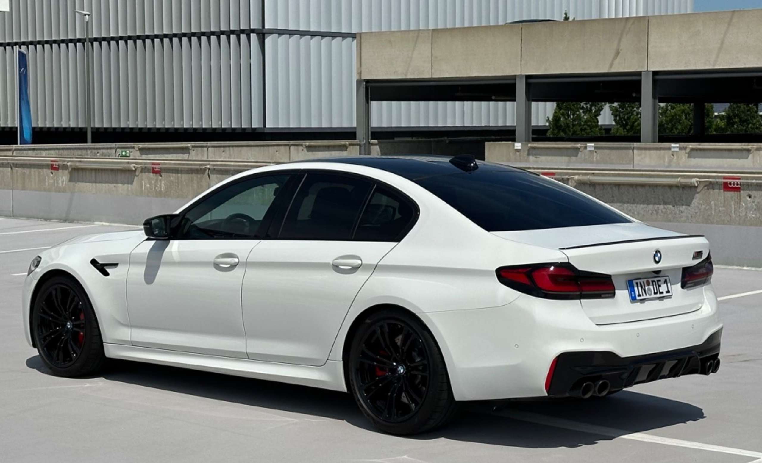 BMW - M5