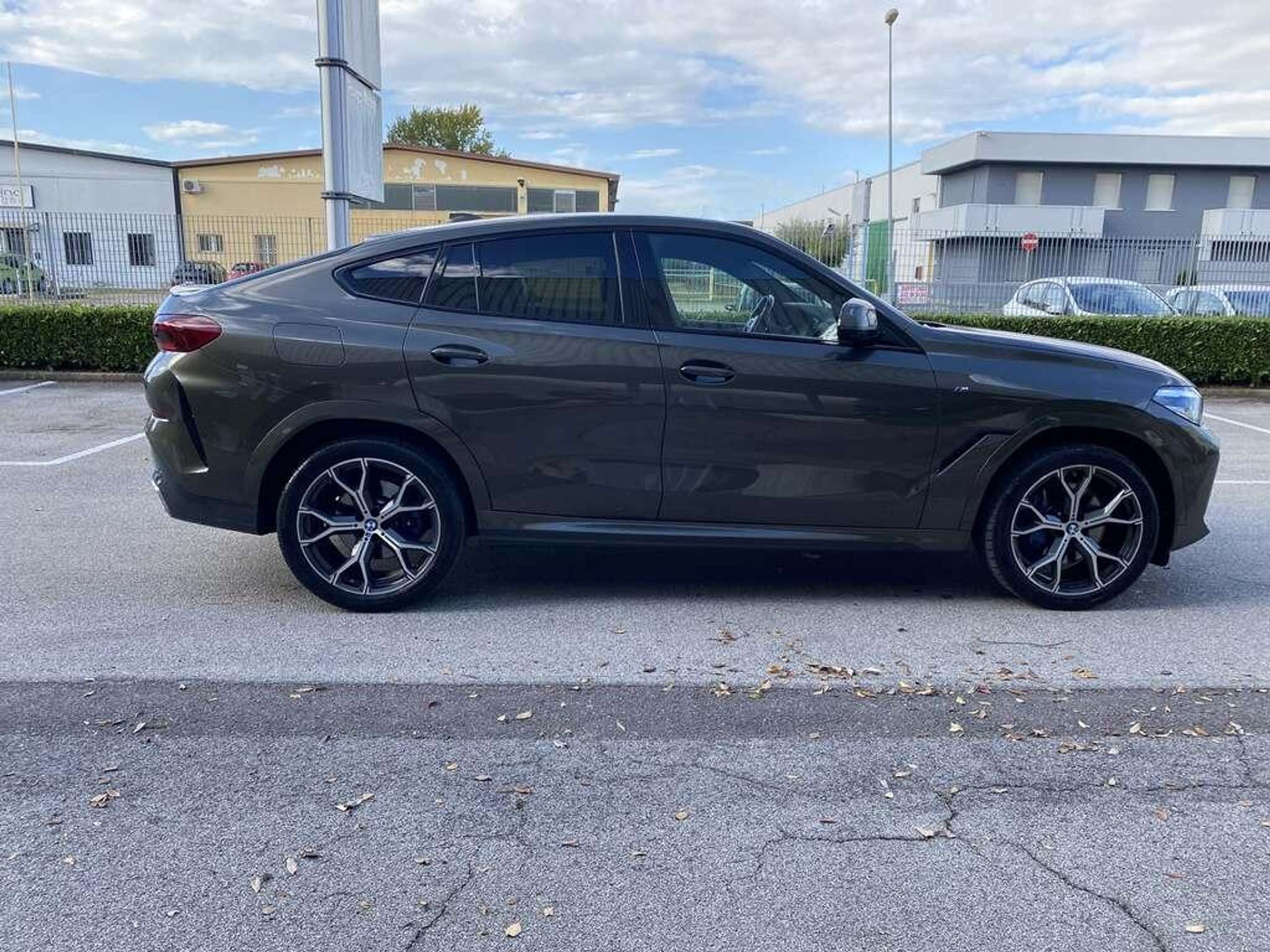 BMW - X6