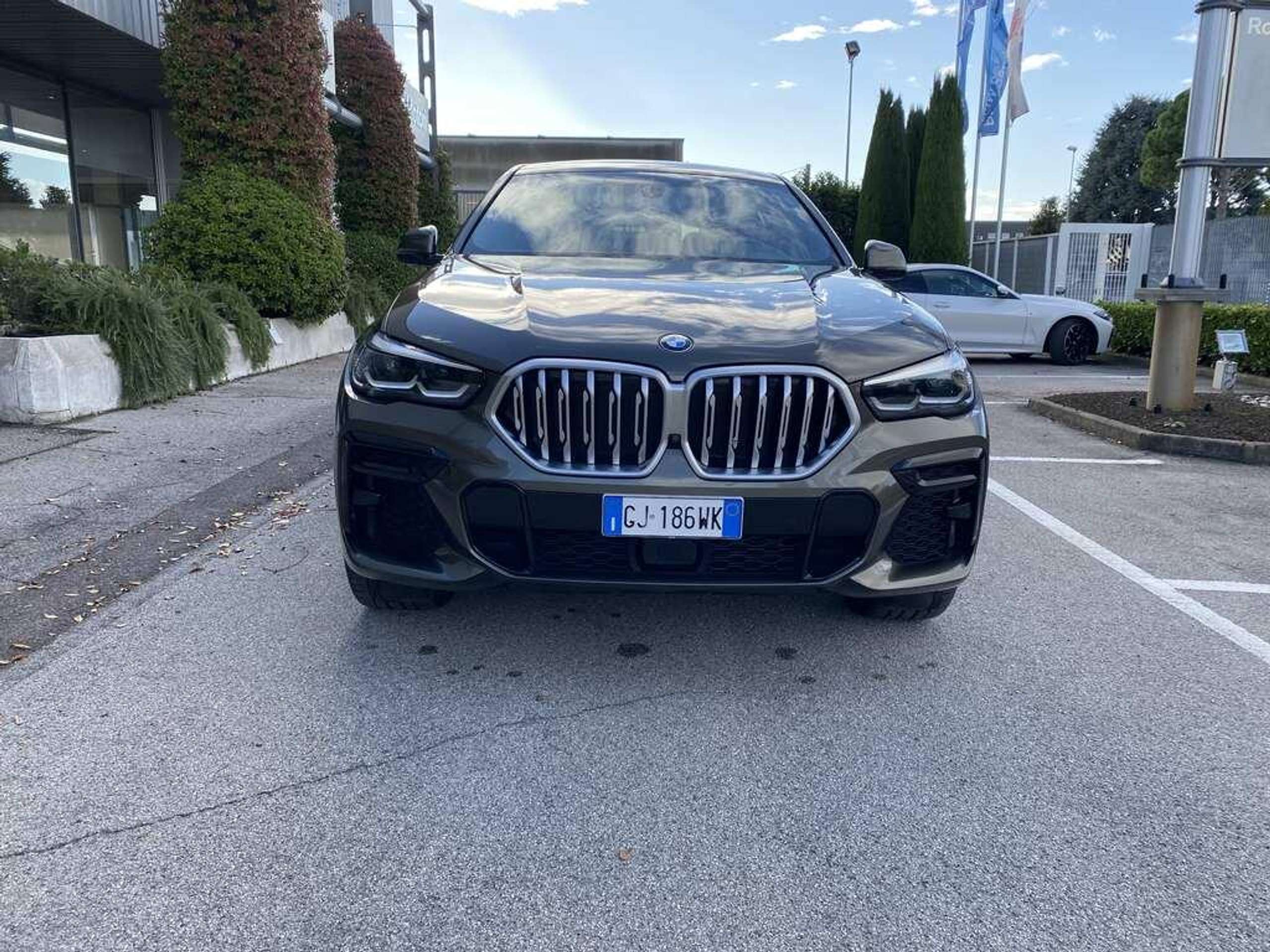 BMW - X6