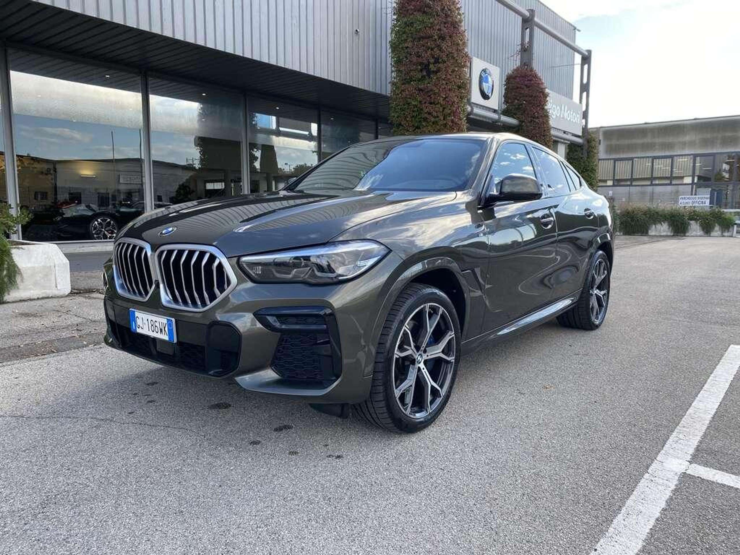 BMW - X6