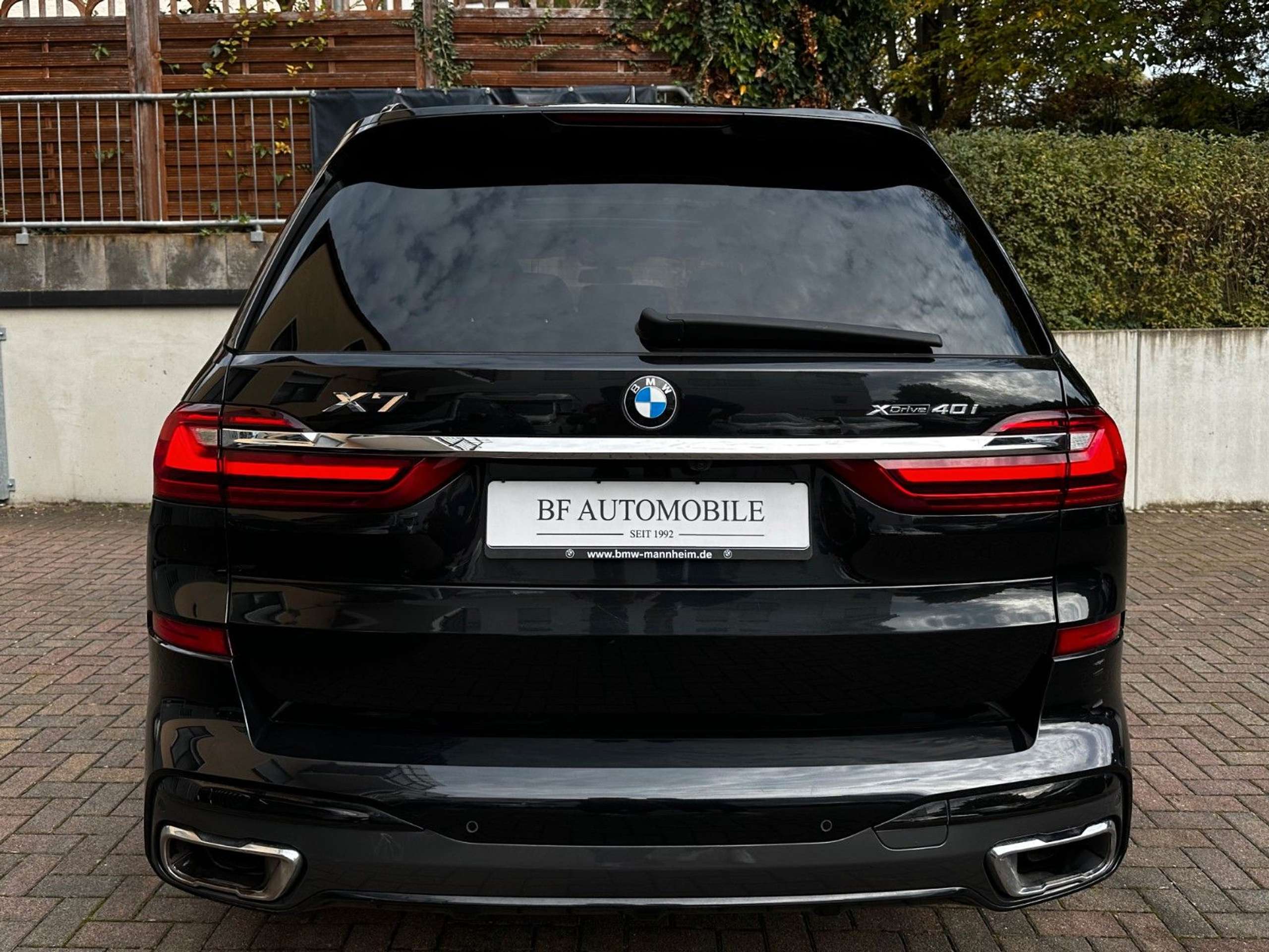 BMW - X7