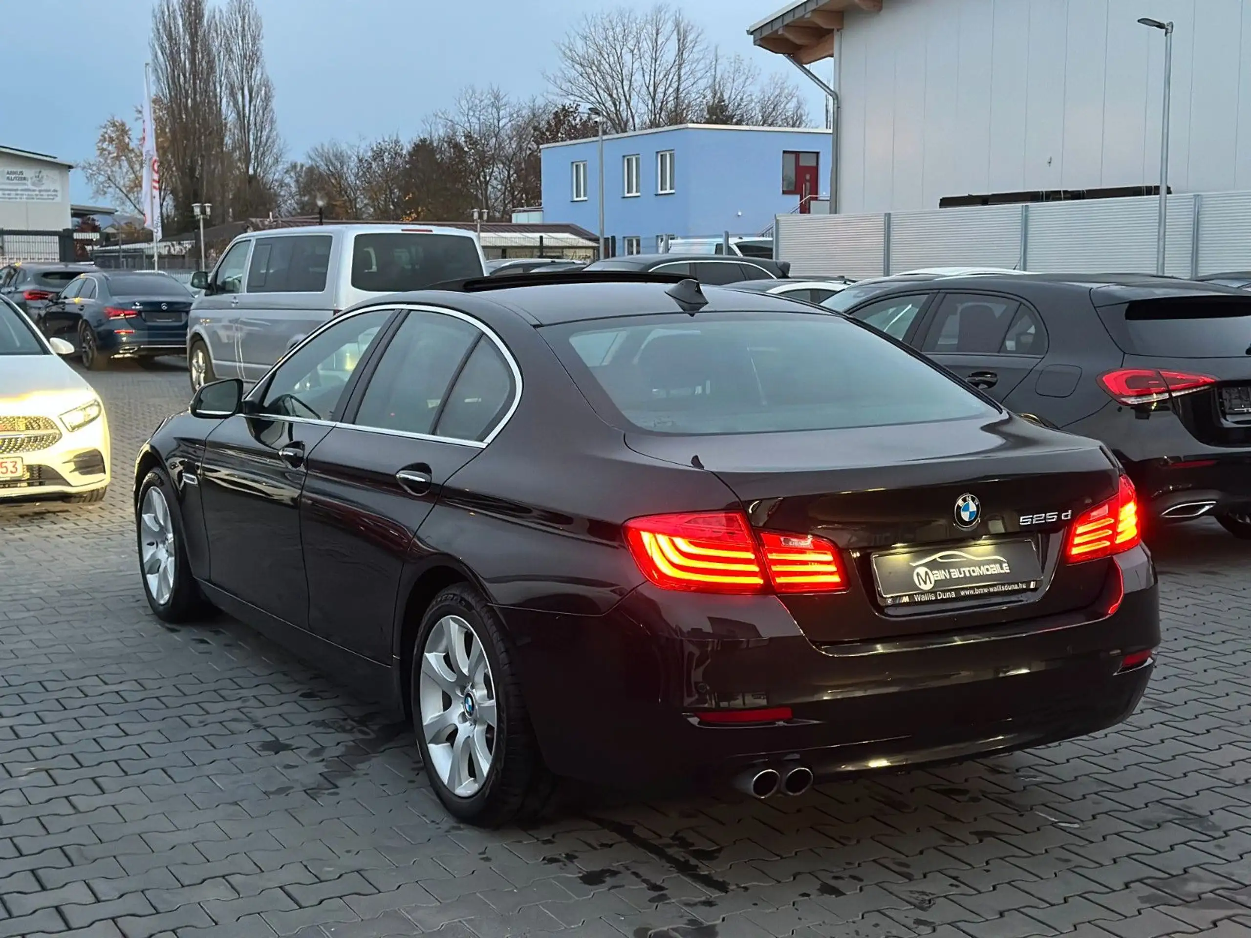 BMW - 525