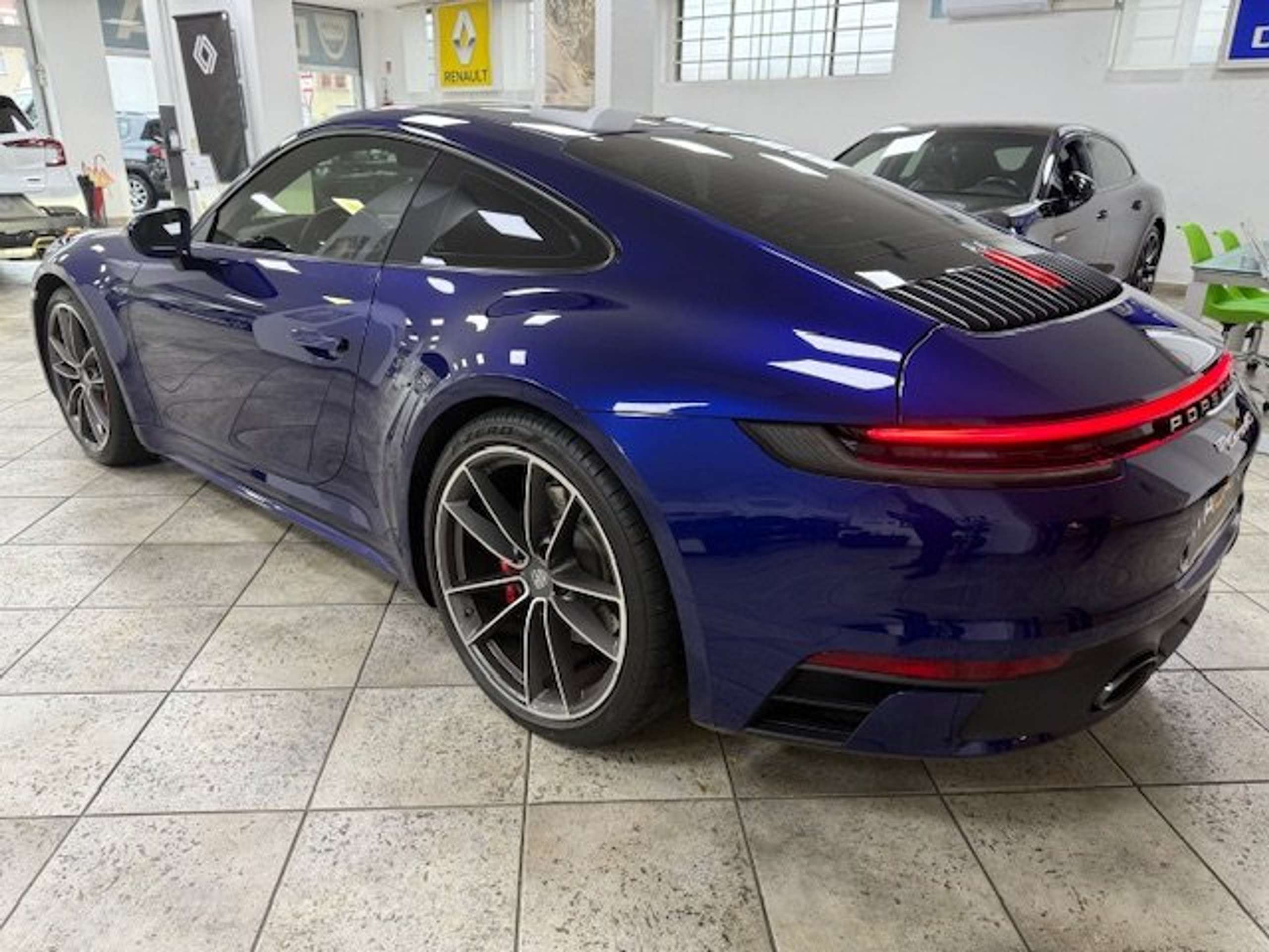 Porsche - 911