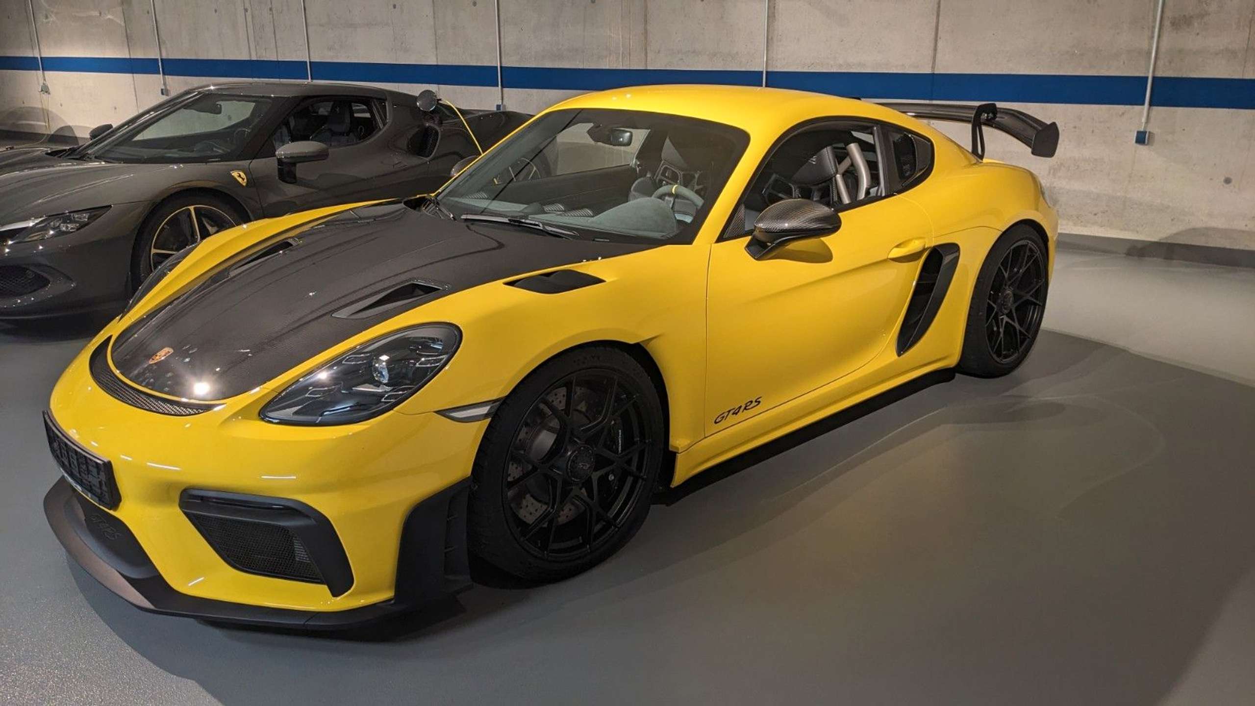 Porsche - Cayman