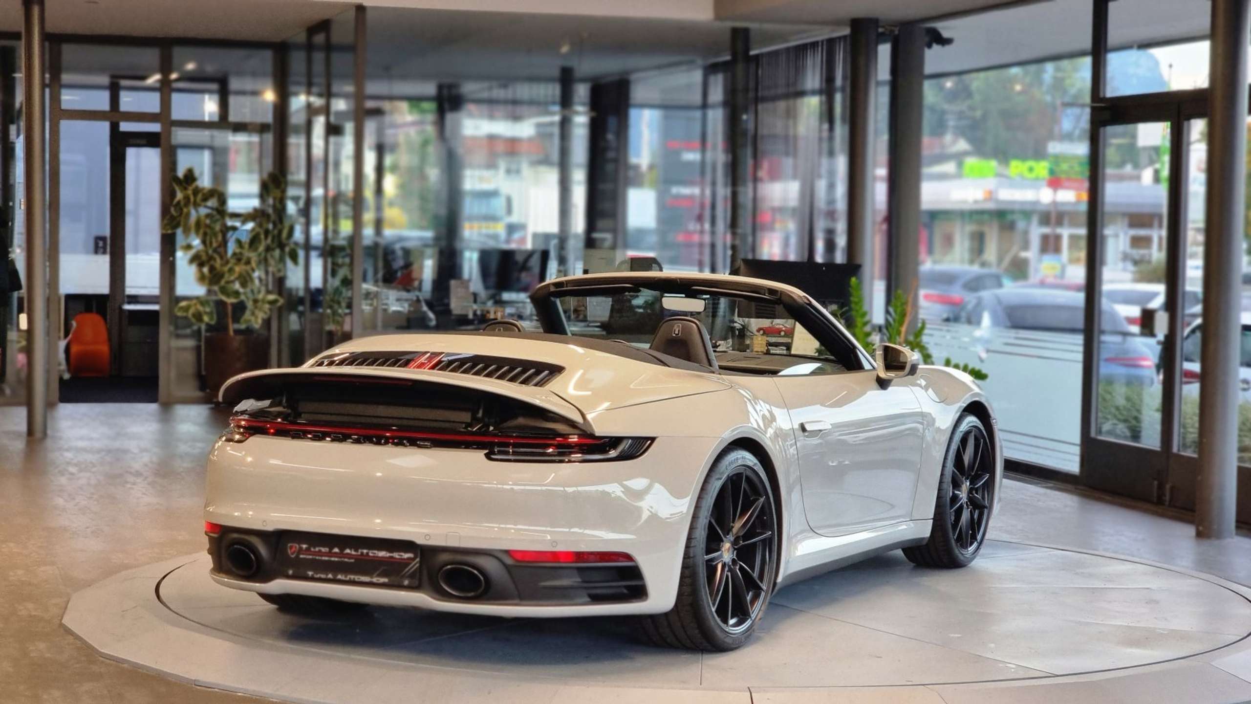 Porsche - 911