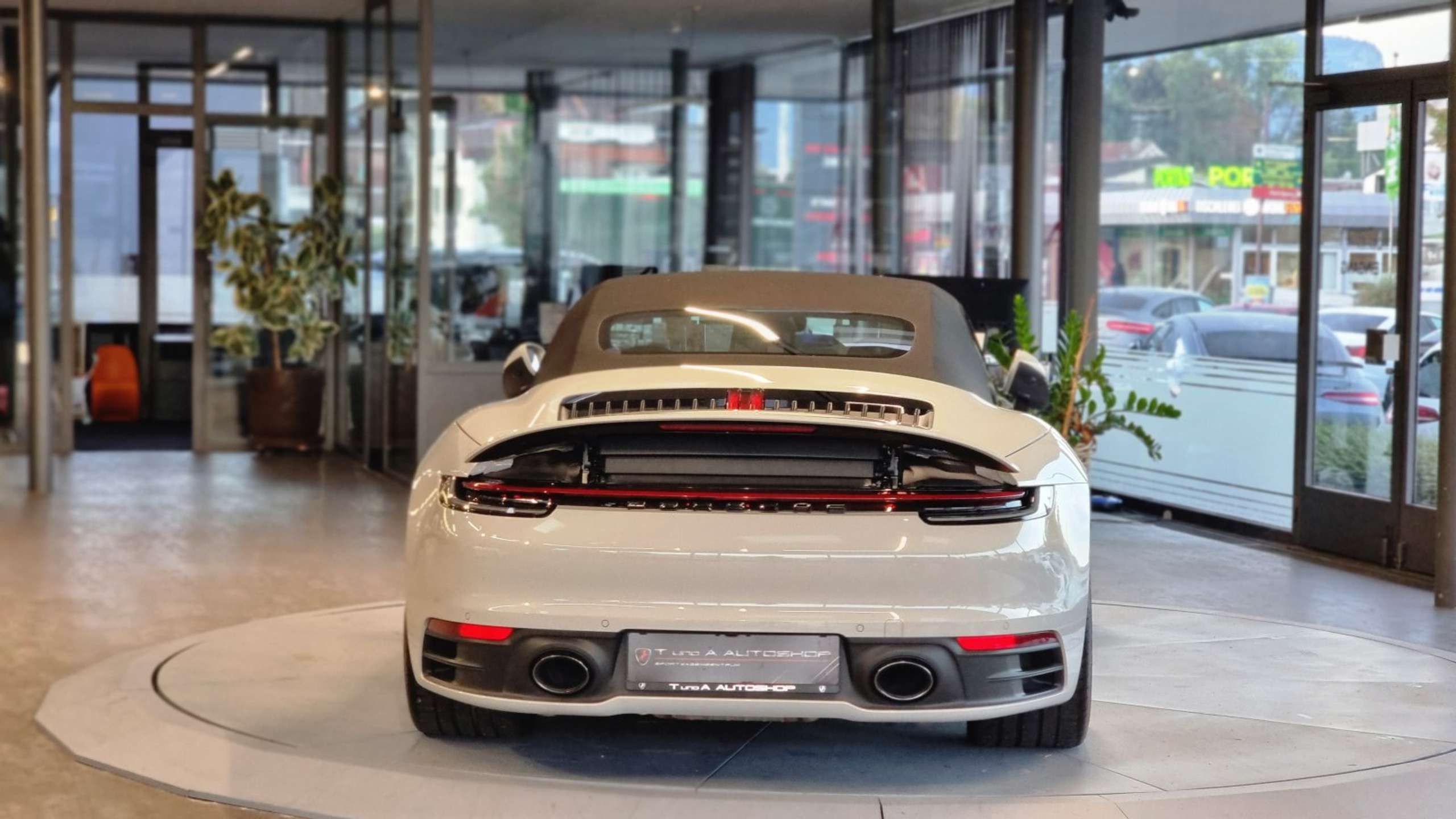 Porsche - 911