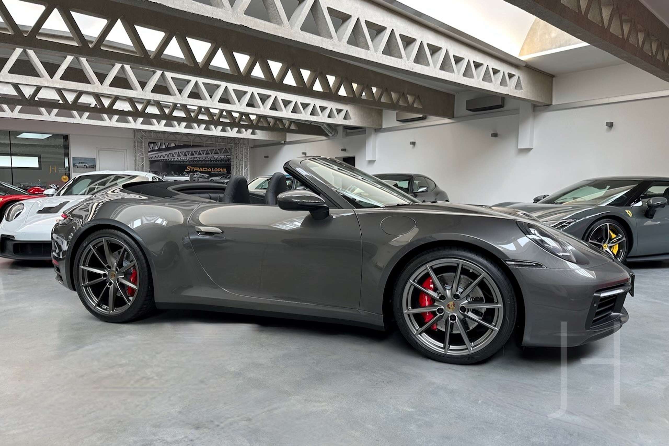 Porsche 992 2019