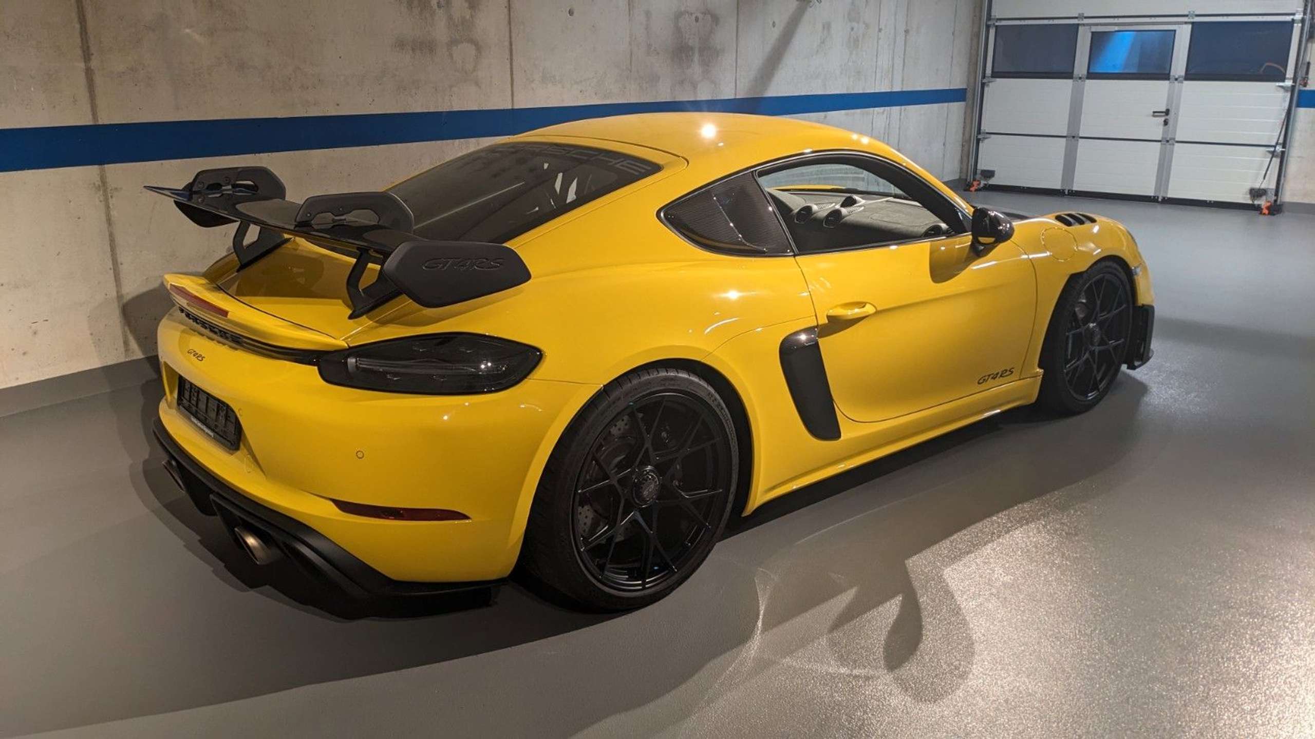 Porsche - Cayman