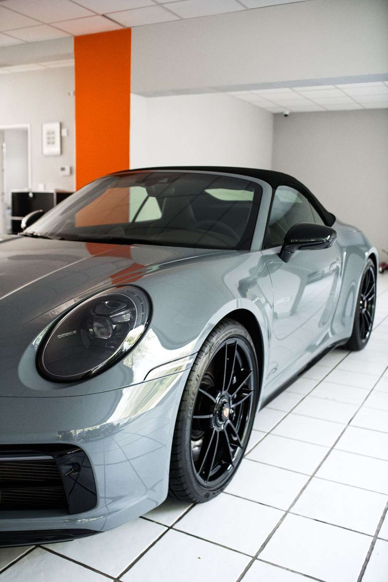 Porsche - 911