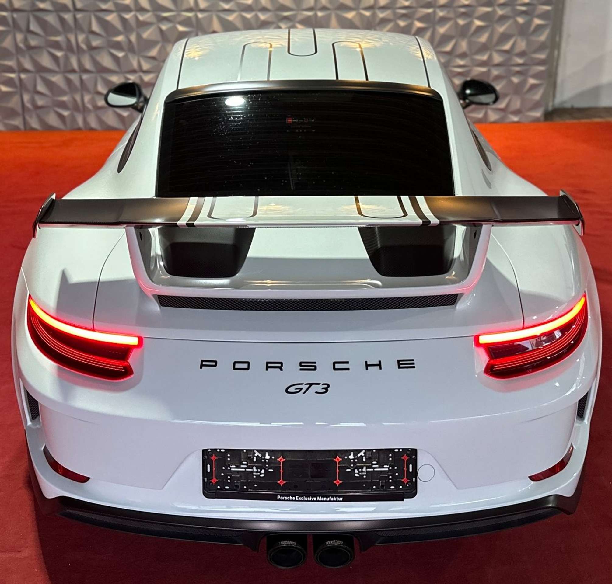 Porsche - 911