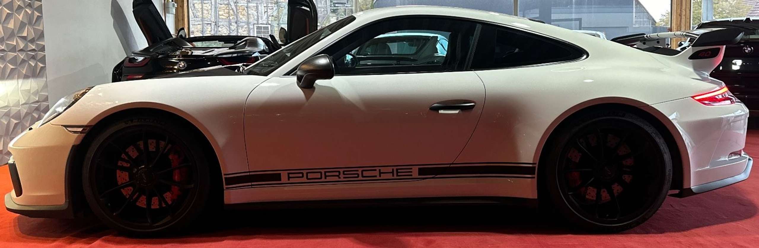 Porsche - 911