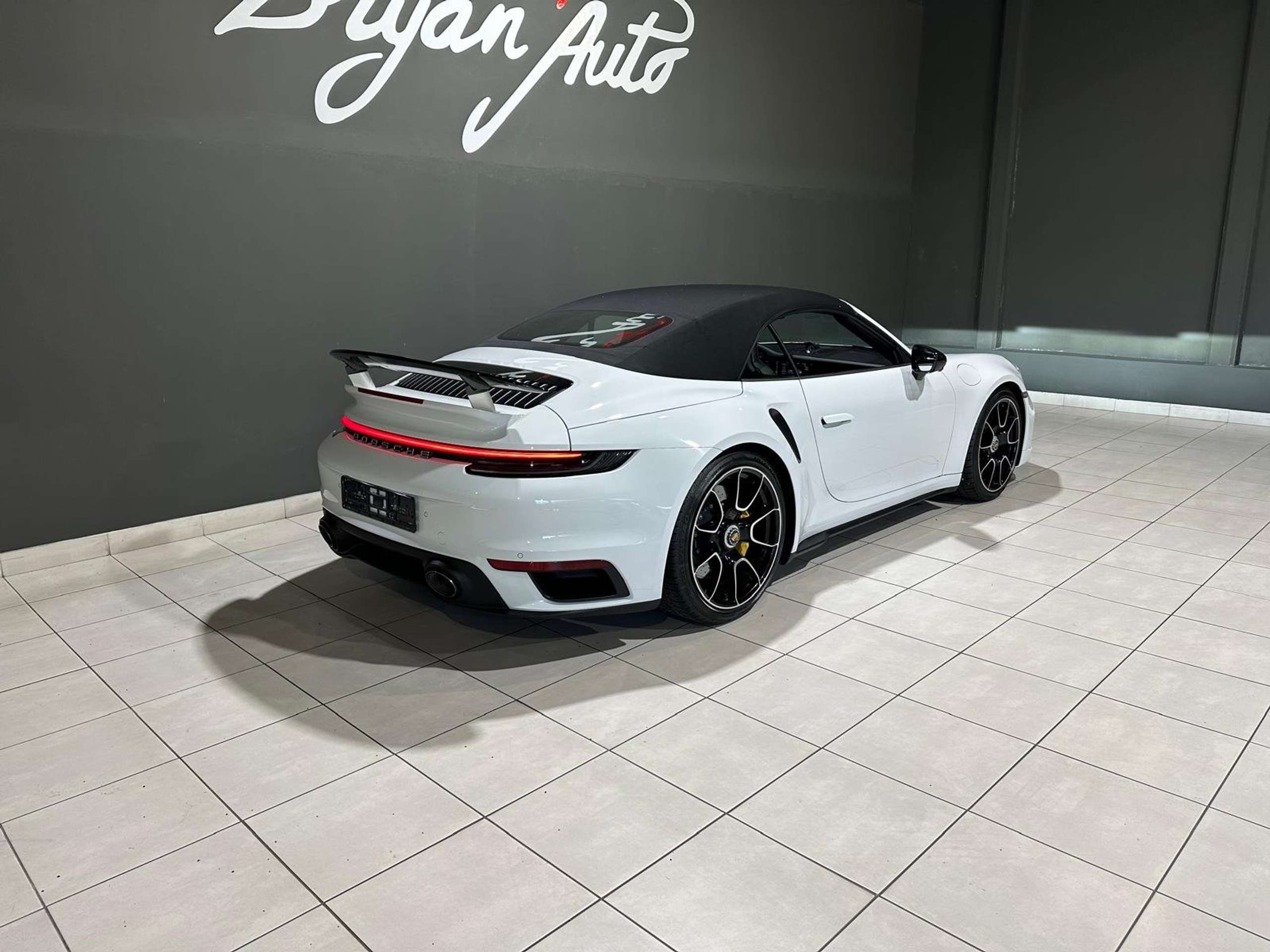 Porsche - 911