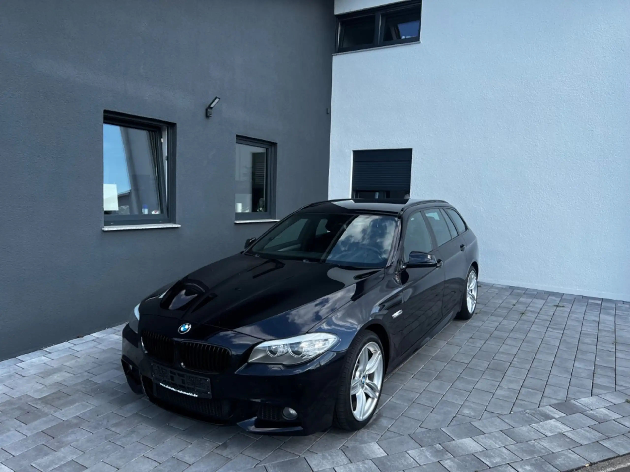 BMW - 528