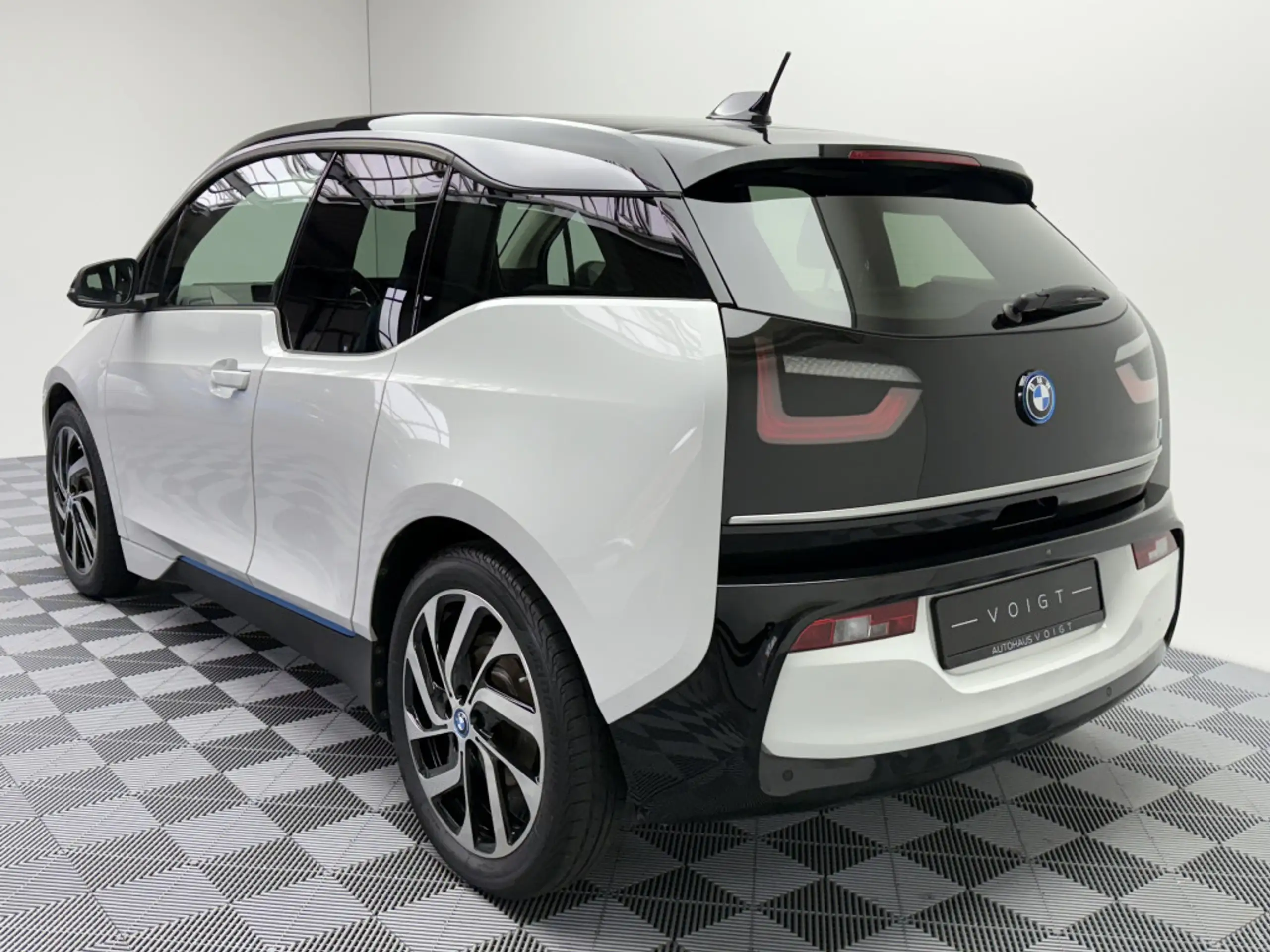 BMW - i3