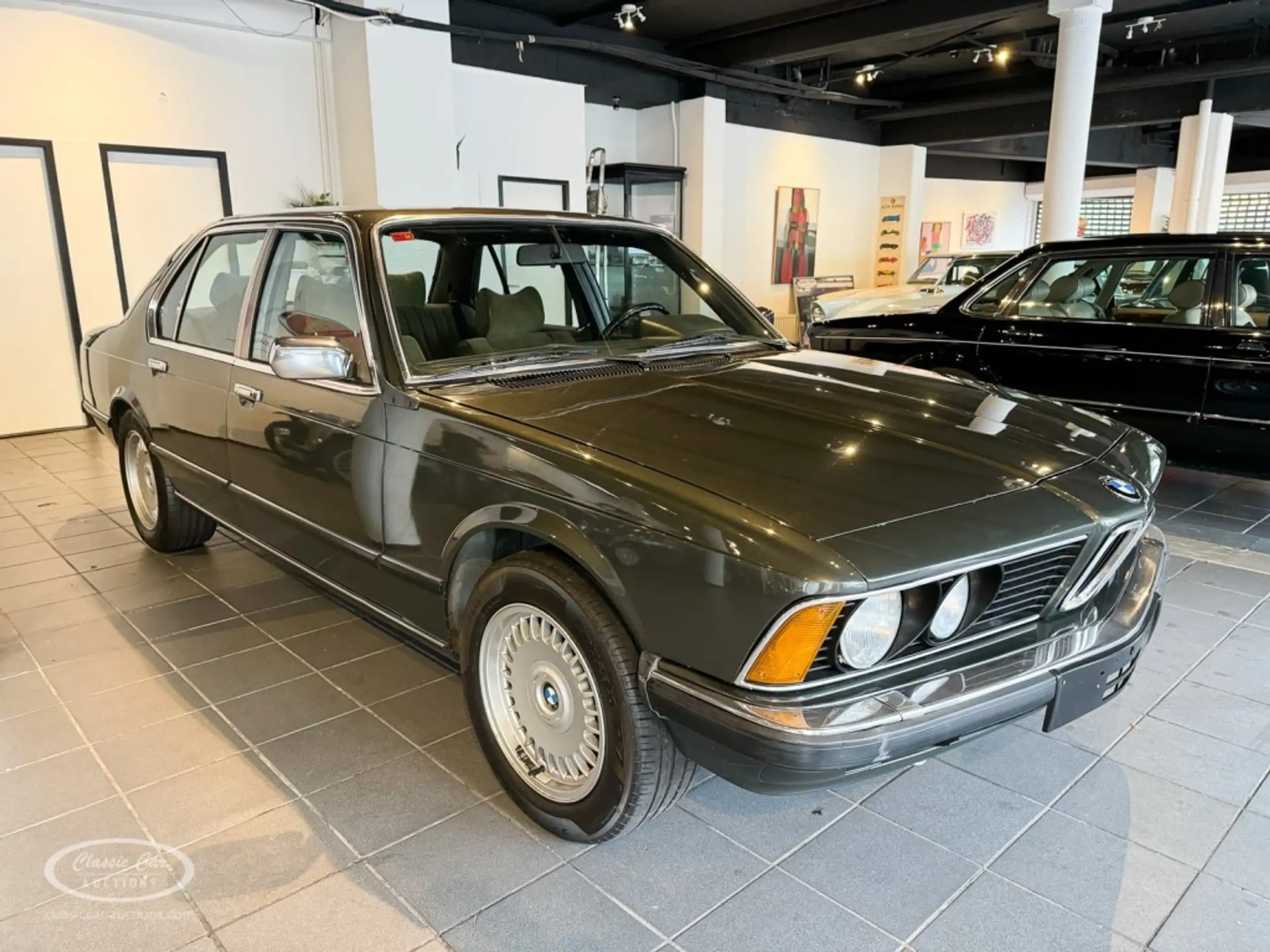 BMW - 735