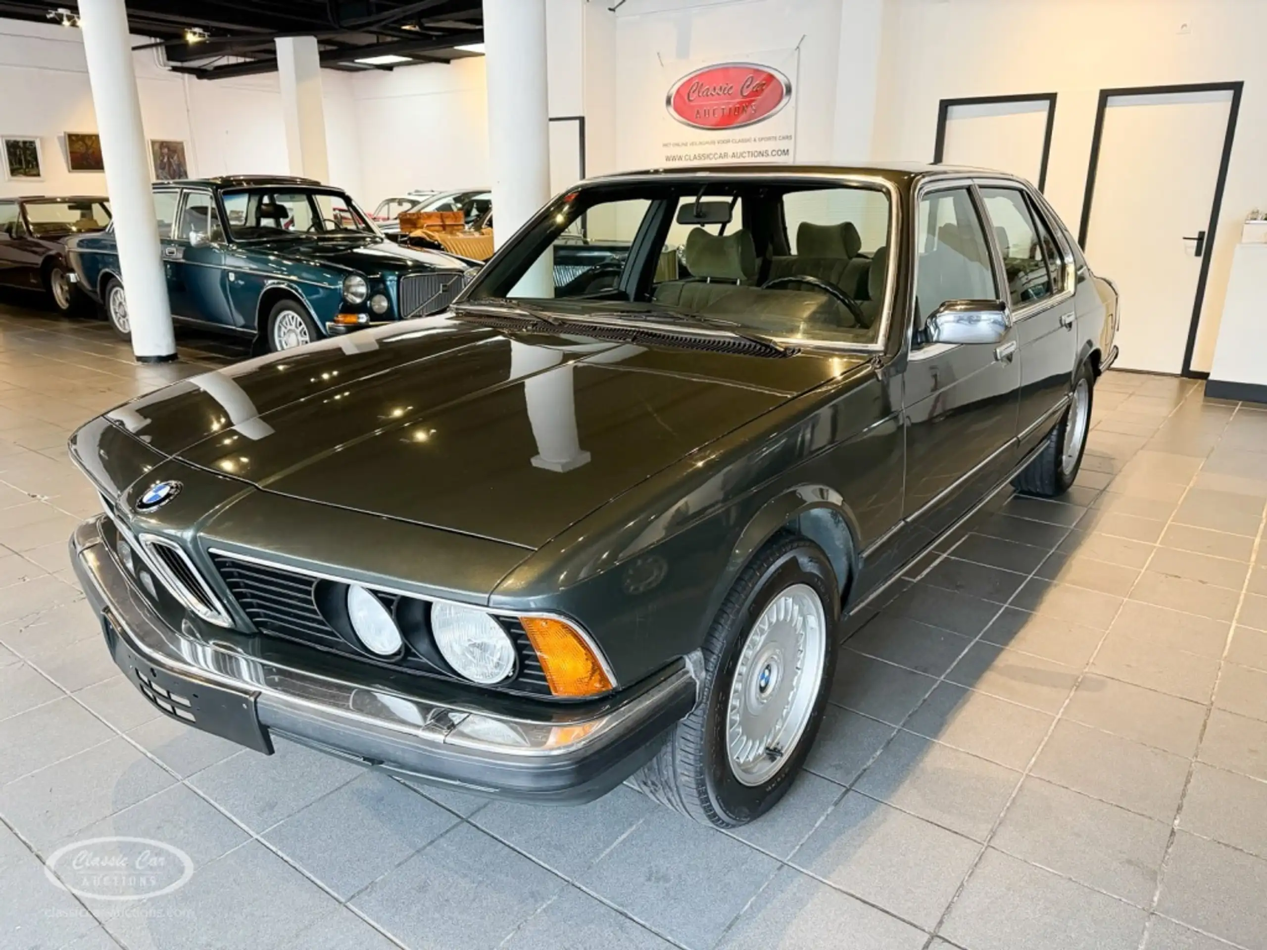 BMW - 735