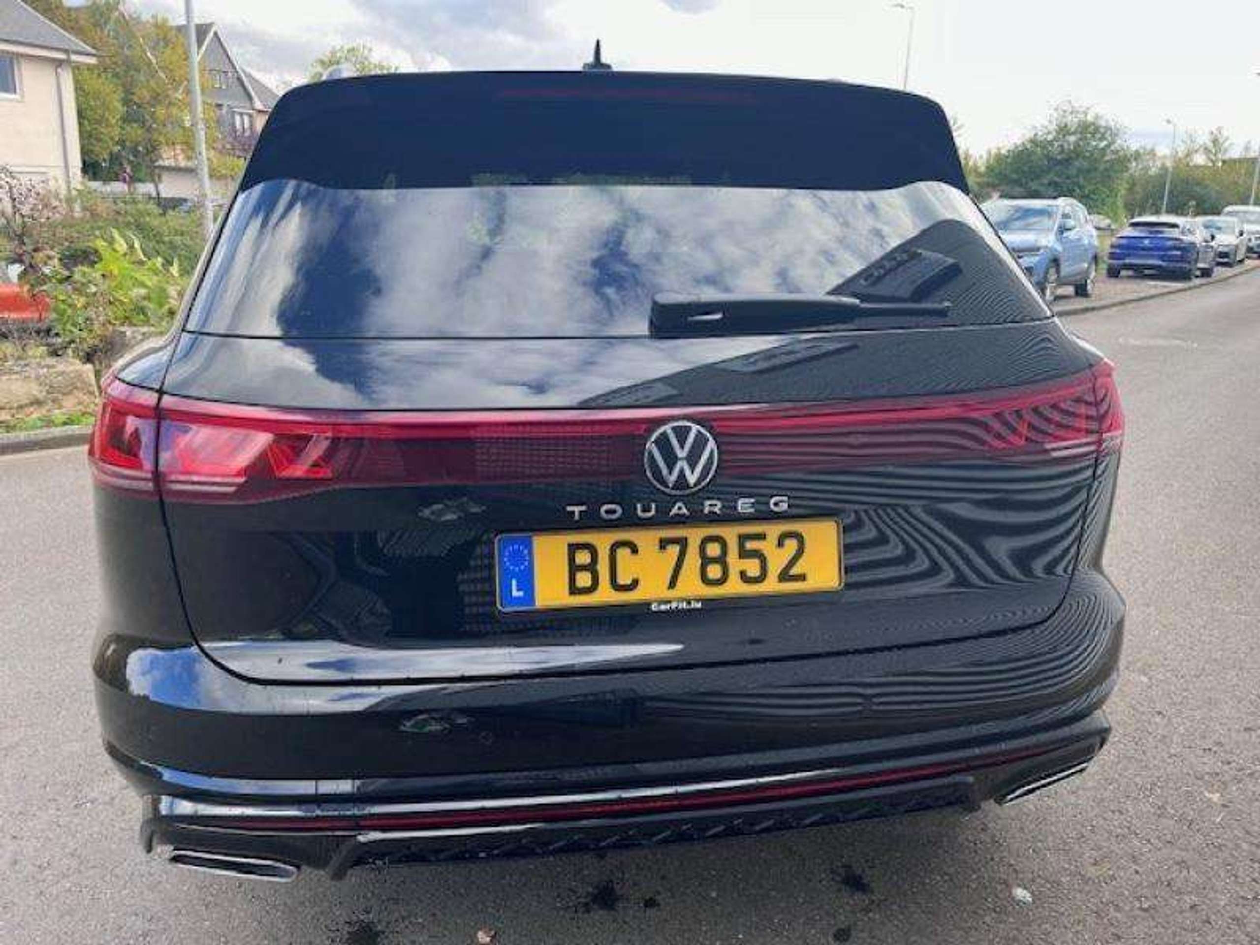 Volkswagen - Touareg