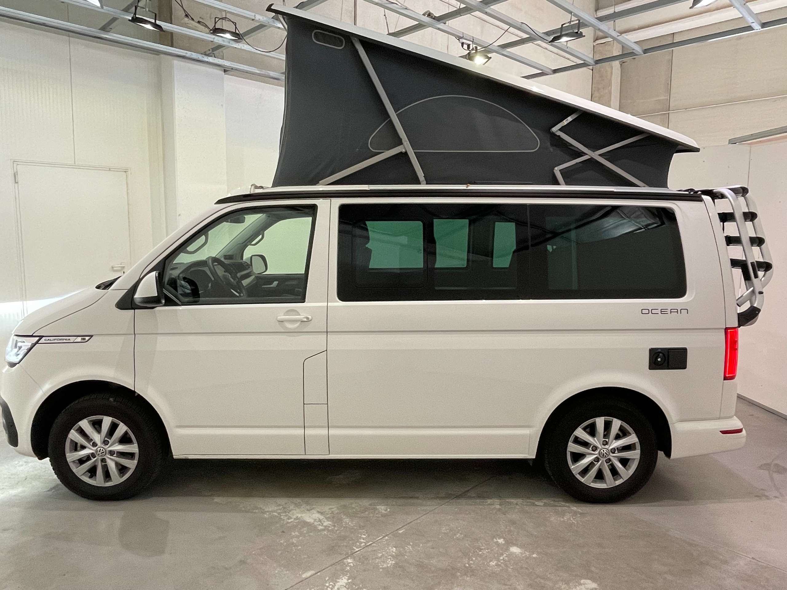 Volkswagen - T6.1 California