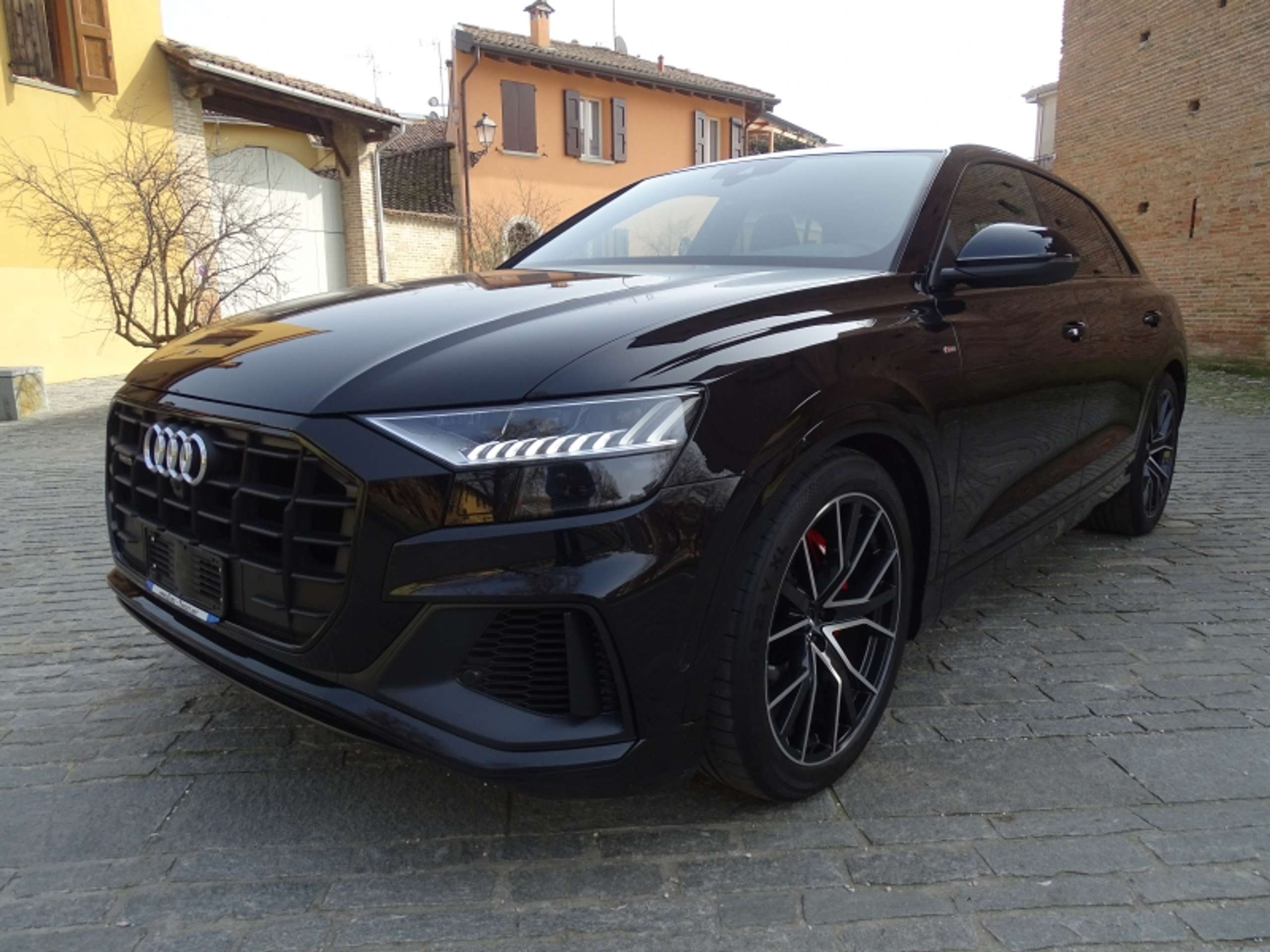 Audi - Q8