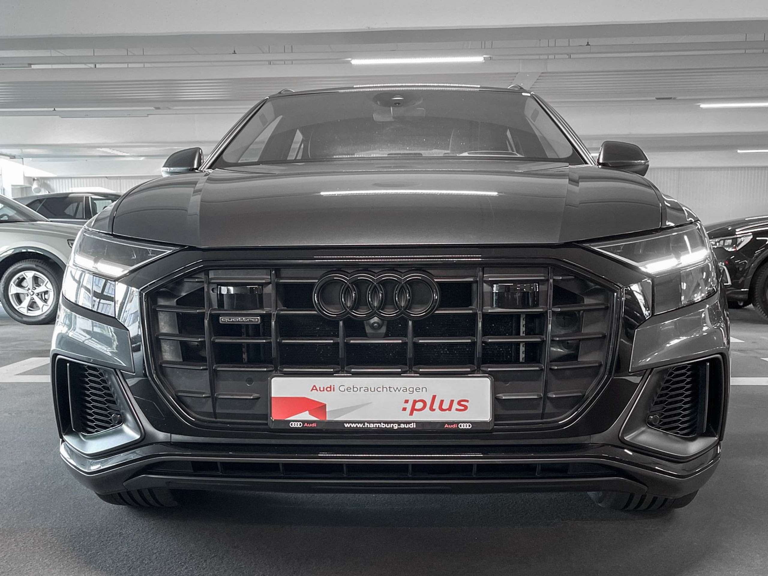 Audi - Q8