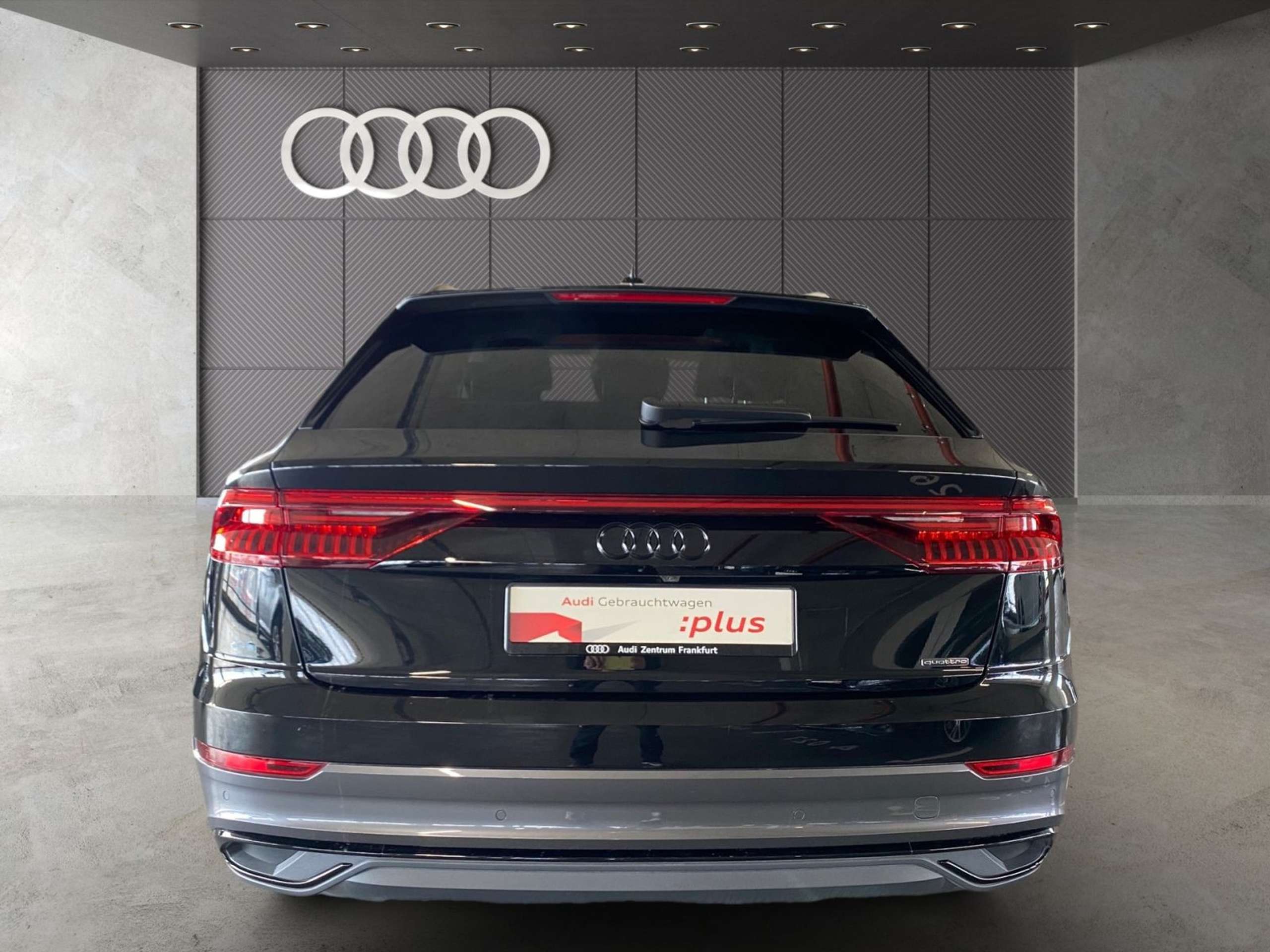 Audi - Q8