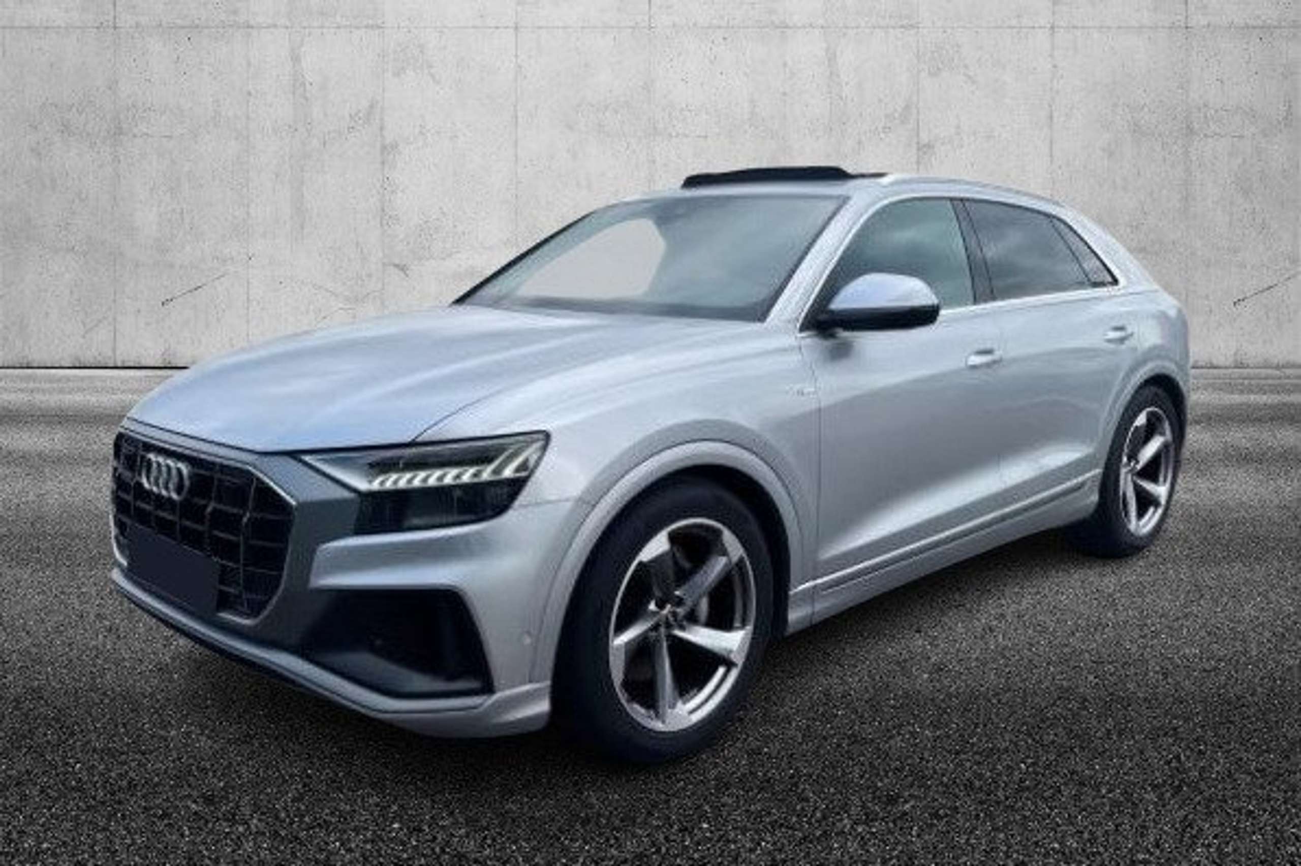 Audi - Q8